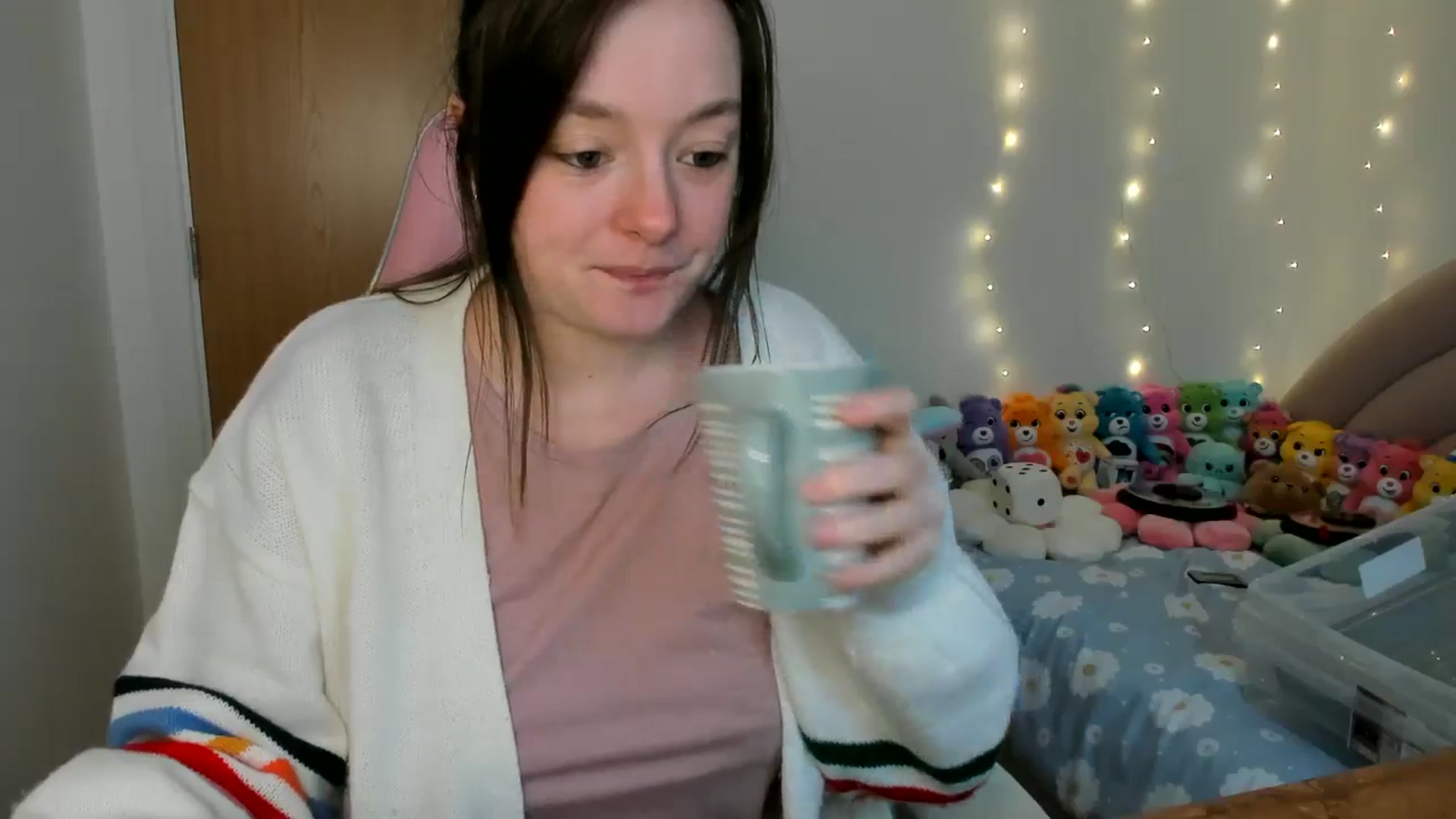 Gallery image thumbnail from JessieBear_'s myfreecams stream on, 12/02/2024, 15:35 image 6 of 20