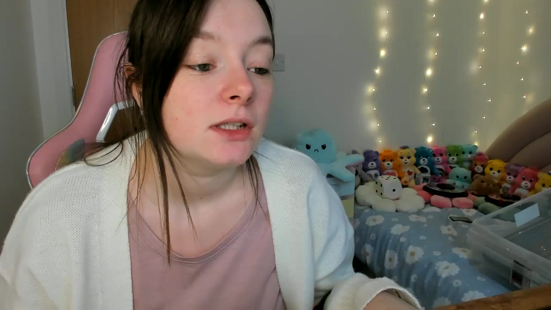 Gallery image thumbnail from JessieBear_'s myfreecams stream on, 12/02/2024, 15:35 image 11 of 20