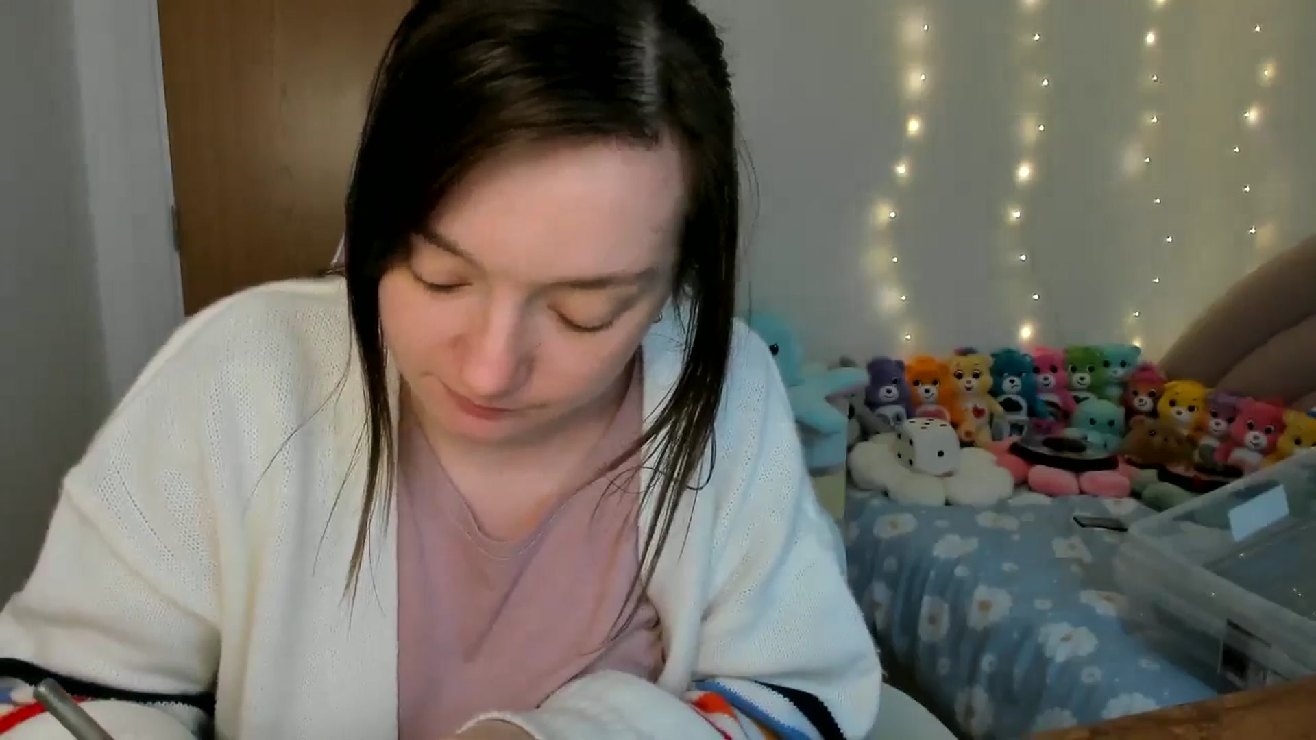 Gallery image thumbnail from JessieBear_'s myfreecams stream on, 12/02/2024, 15:35 image 4 of 20