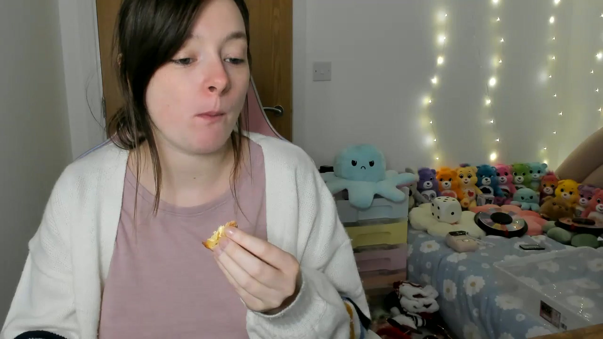 Gallery image thumbnail from JessieBear_'s myfreecams stream on, 12/02/2024, 18:03 image 5 of 20