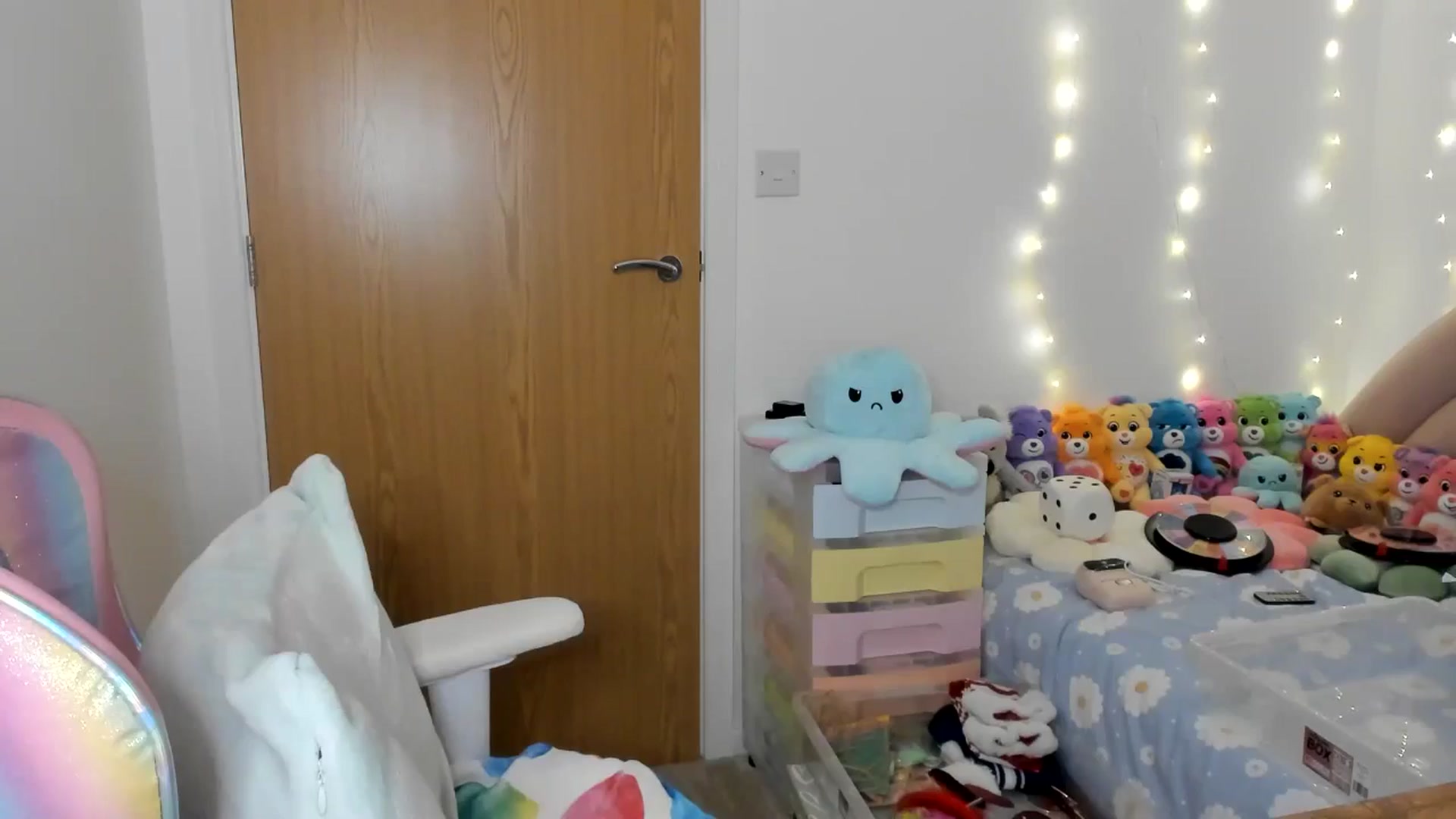 Gallery image thumbnail from JessieBear_'s myfreecams stream on, 12/02/2024, 18:03 image 3 of 20
