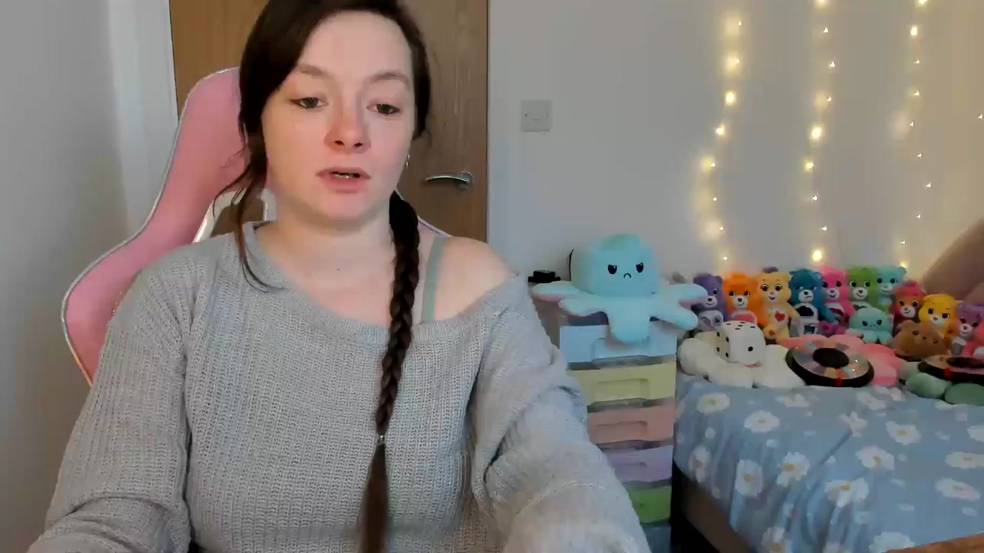 Gallery image thumbnail from JessieBear_'s myfreecams stream on, 12/03/2024, 16:07 image 3 of 20