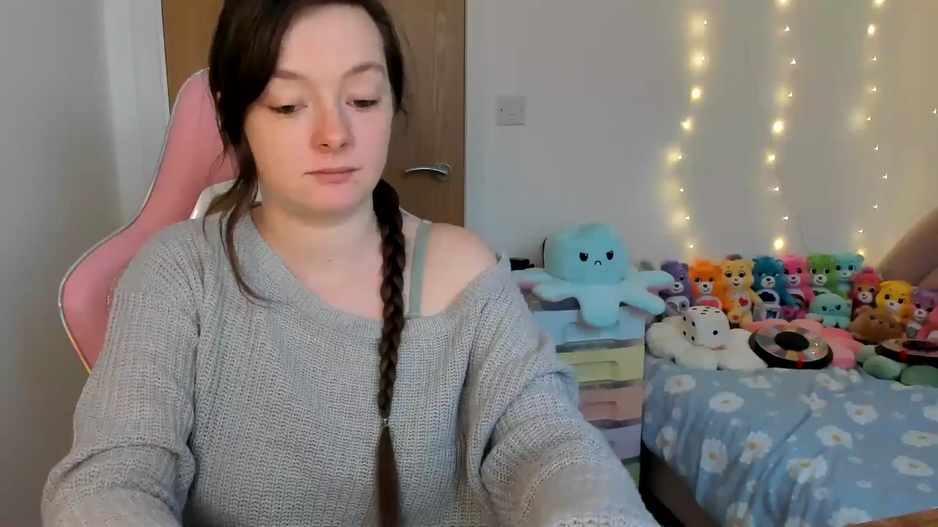 Gallery image thumbnail from JessieBear_'s myfreecams stream on, 12/03/2024, 16:07 image 4 of 20