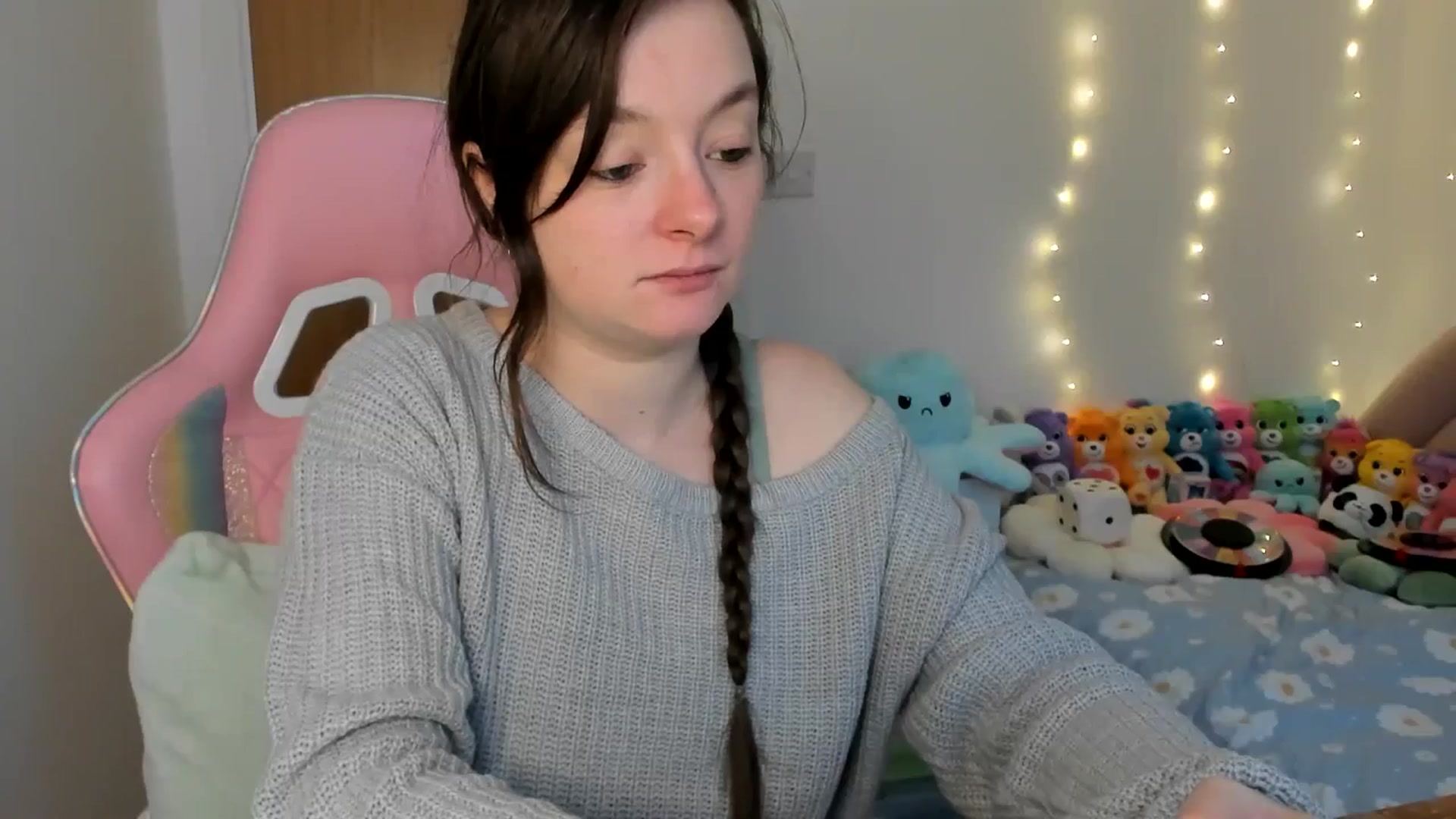 Gallery image thumbnail from JessieBear_'s myfreecams stream on, 12/03/2024, 16:07 image 12 of 20
