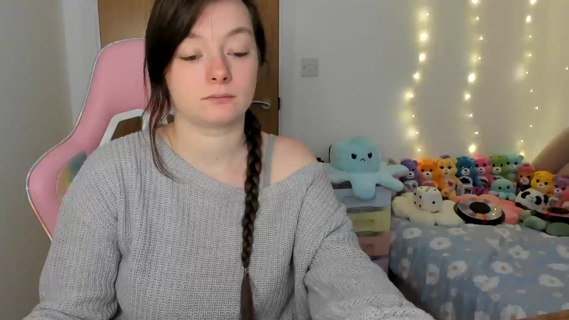 Gallery image thumbnail from JessieBear_'s myfreecams stream on, 12/03/2024, 16:07 image 18 of 20