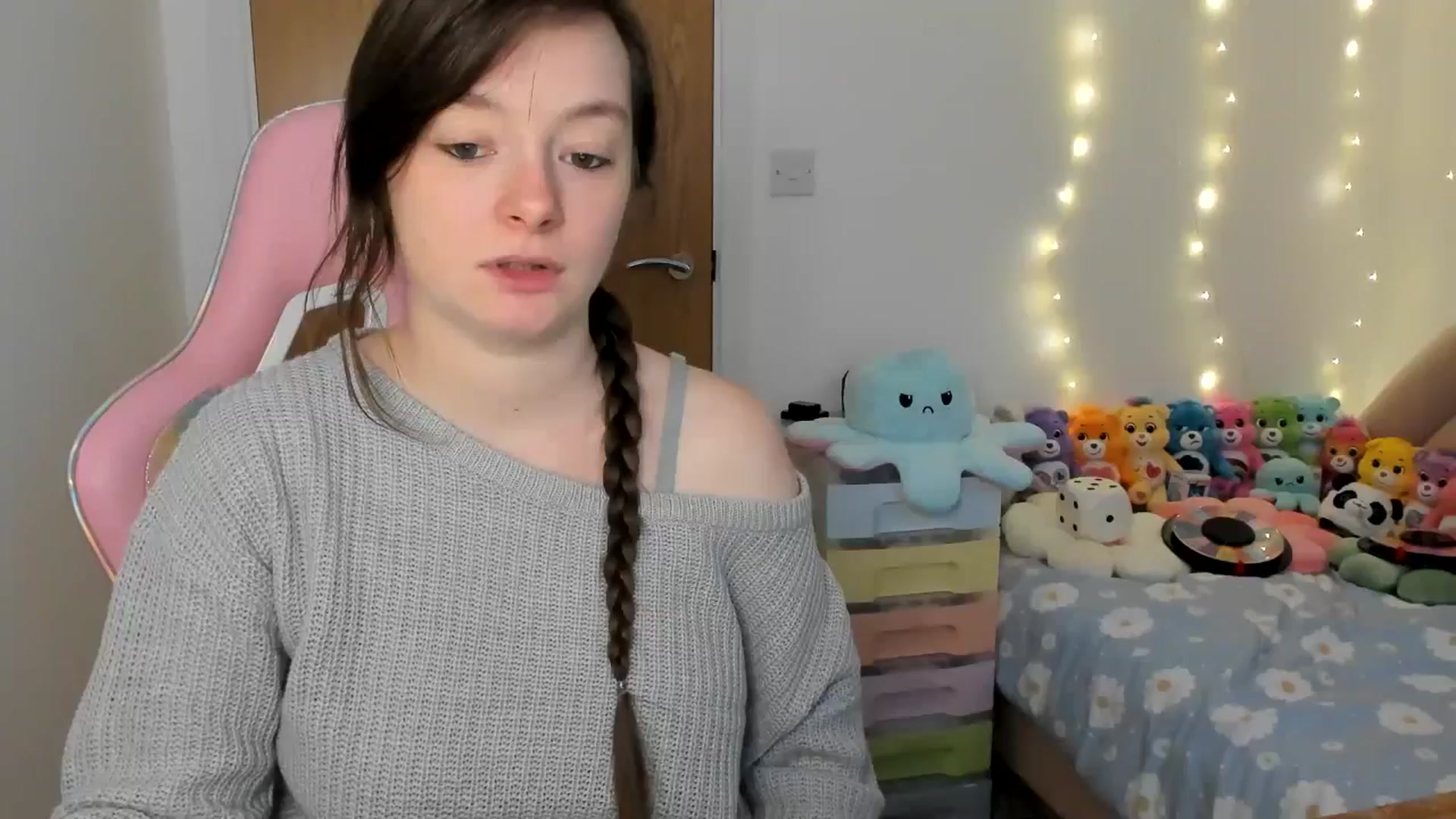 Gallery image thumbnail from JessieBear_'s myfreecams stream on, 12/03/2024, 16:07 image 17 of 20