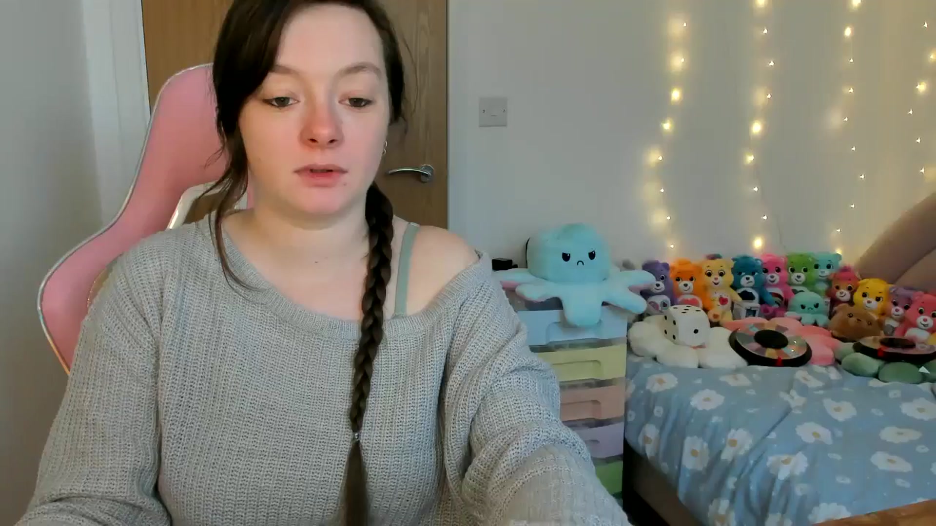 Gallery image thumbnail from JessieBear_'s myfreecams stream on, 12/03/2024, 16:07 image 2 of 20