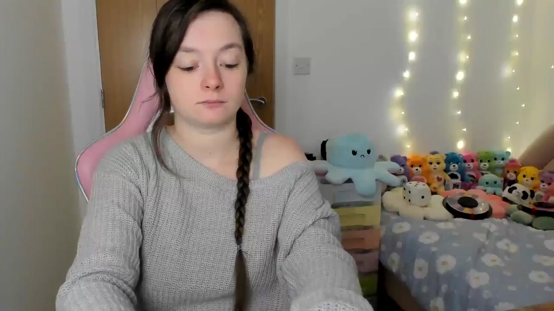 Gallery image thumbnail from JessieBear_'s myfreecams stream on, 12/03/2024, 17:10 image 20 of 20