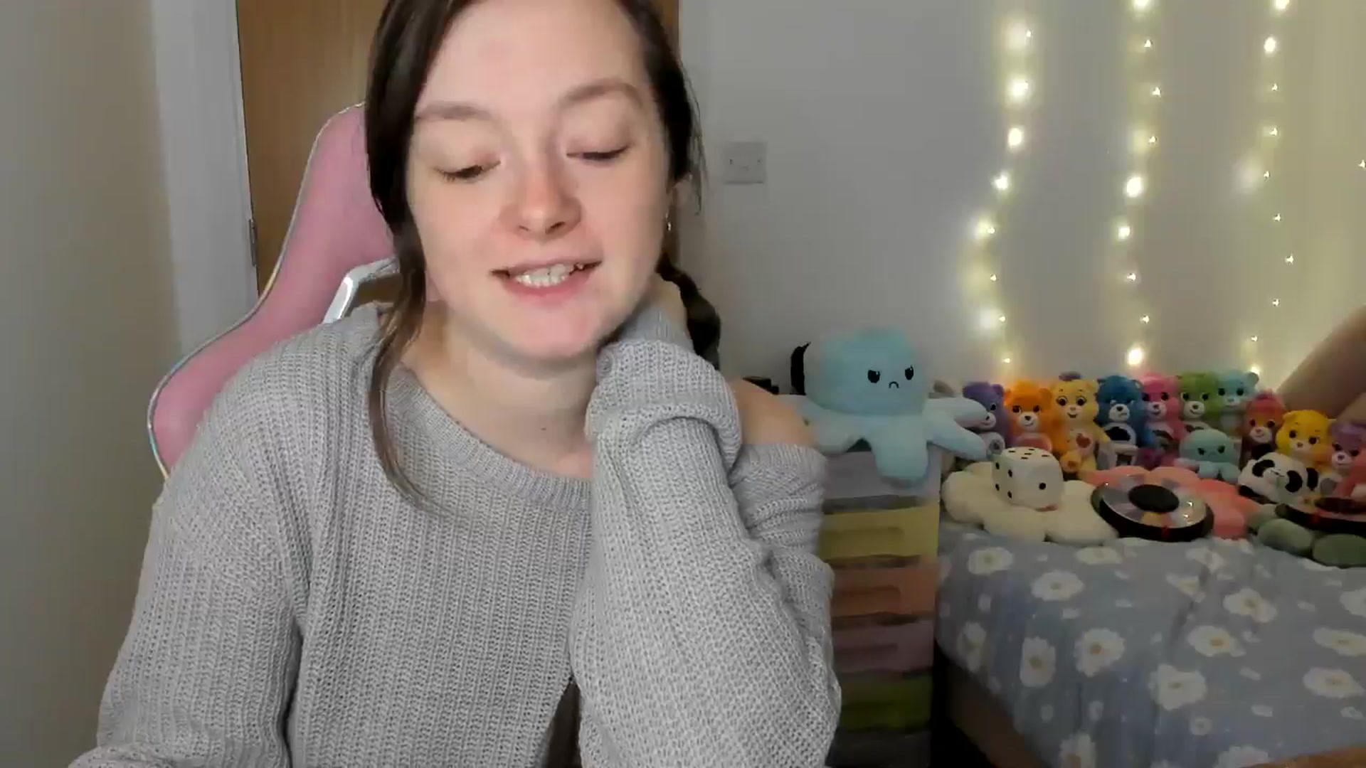 Gallery image thumbnail from JessieBear_'s myfreecams stream on, 12/03/2024, 17:10 image 5 of 20