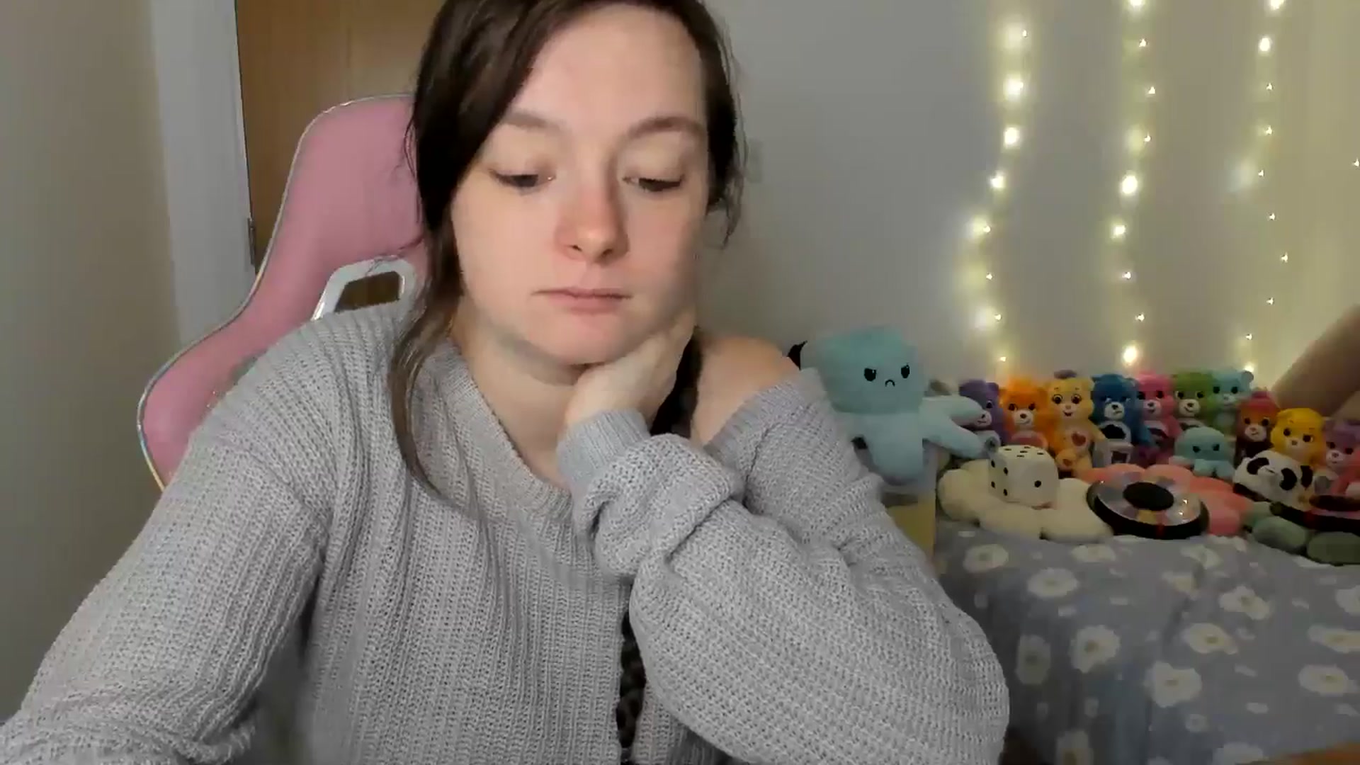 Gallery image thumbnail from JessieBear_'s myfreecams stream on, 12/03/2024, 17:10 image 14 of 20