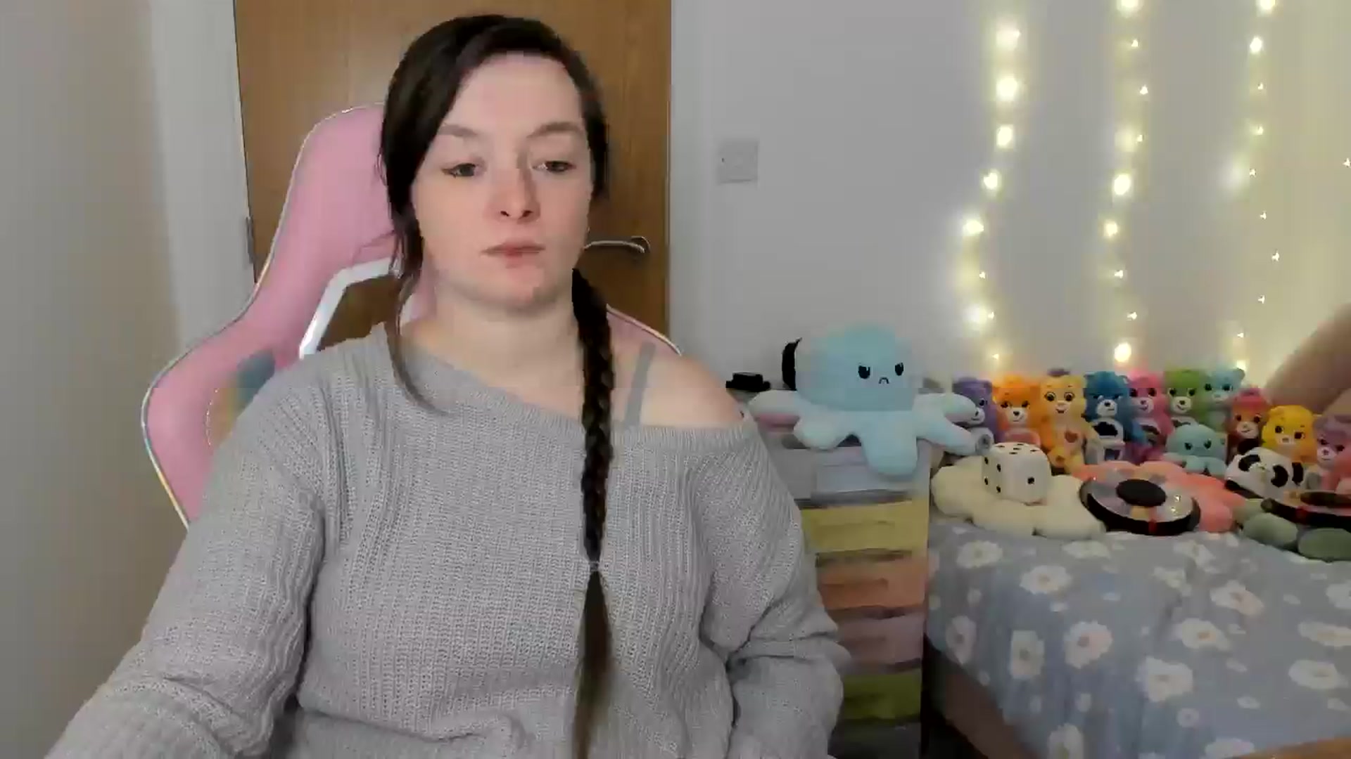 Gallery image thumbnail from JessieBear_'s myfreecams stream on, 12/03/2024, 17:10 image 7 of 20