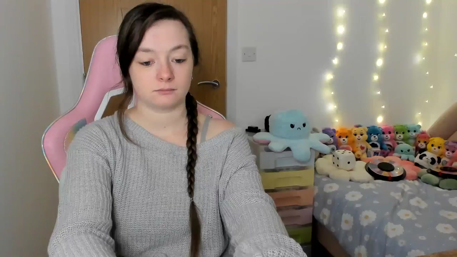 Gallery image thumbnail from JessieBear_'s myfreecams stream on, 12/03/2024, 17:10 image 18 of 20
