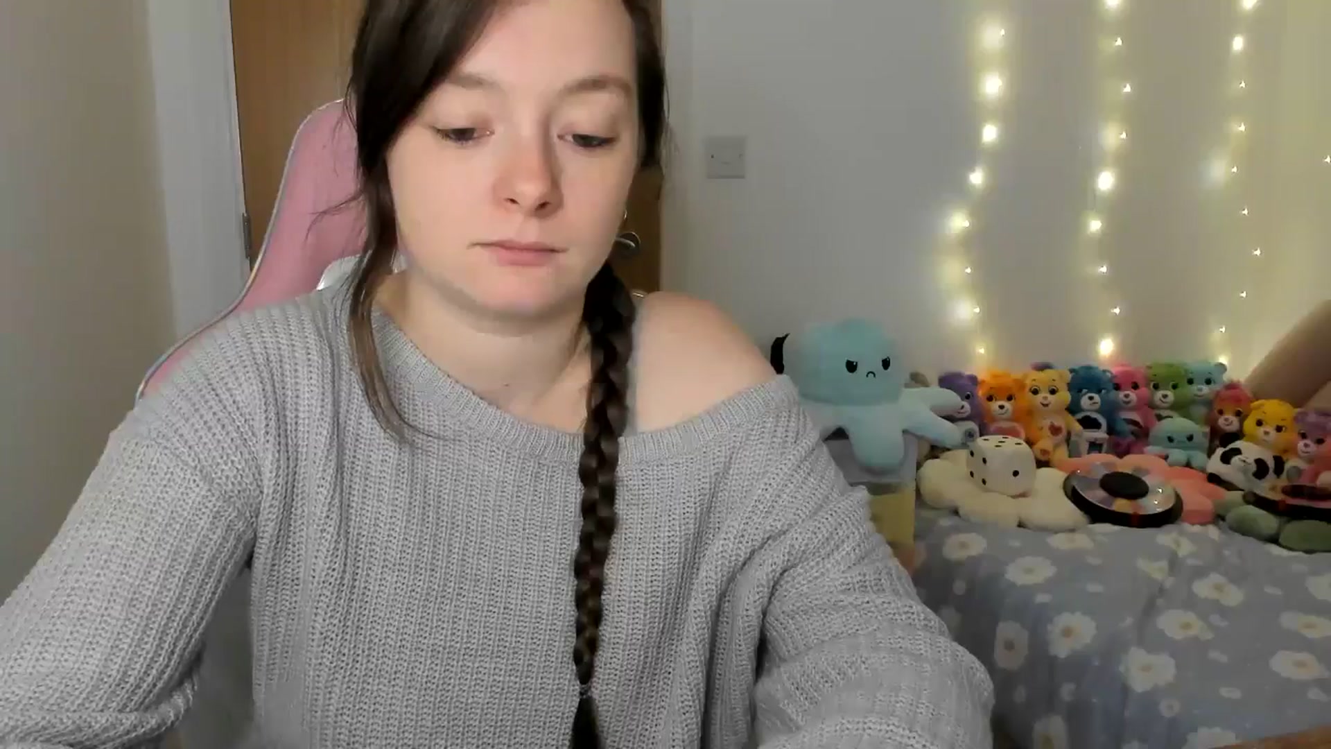 Gallery image thumbnail from JessieBear_'s myfreecams stream on, 12/03/2024, 17:10 image 4 of 20