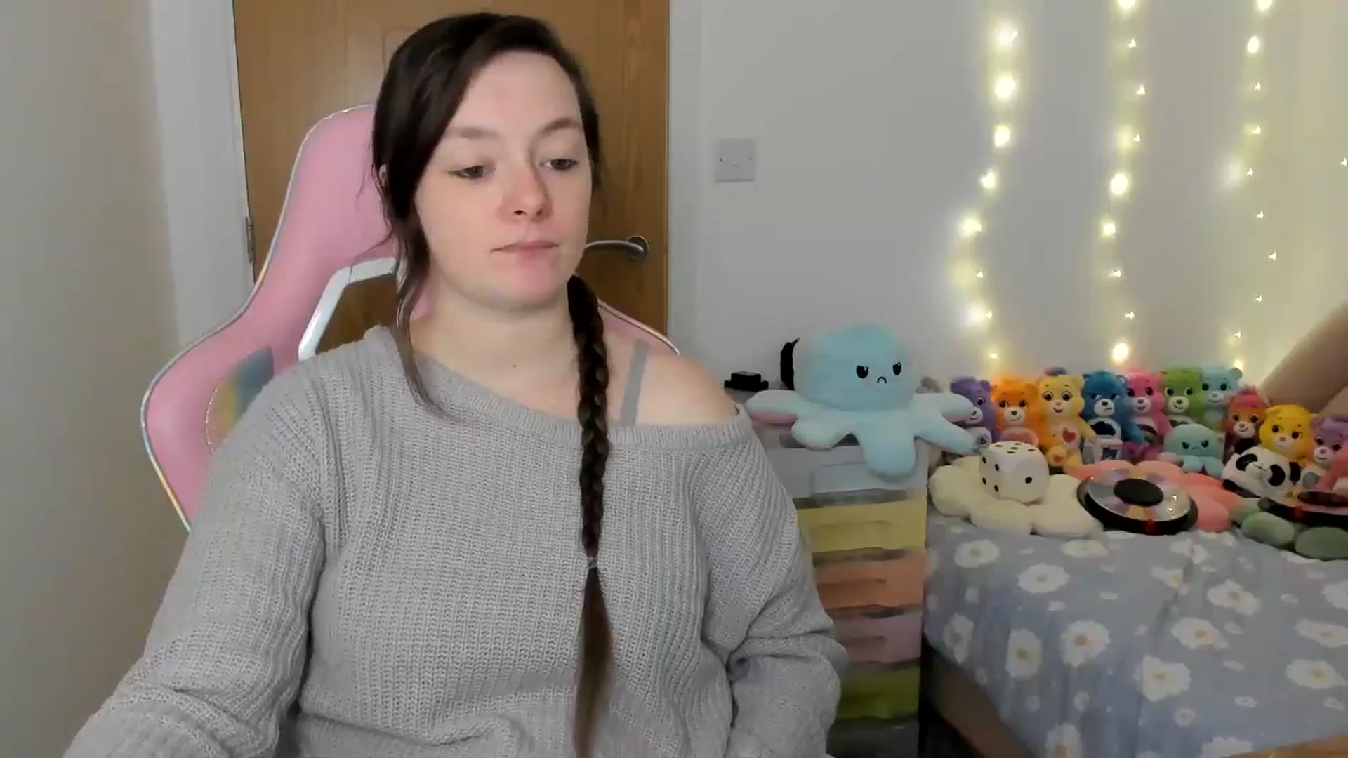 Gallery image thumbnail from JessieBear_'s myfreecams stream on, 12/03/2024, 17:10 image 8 of 20