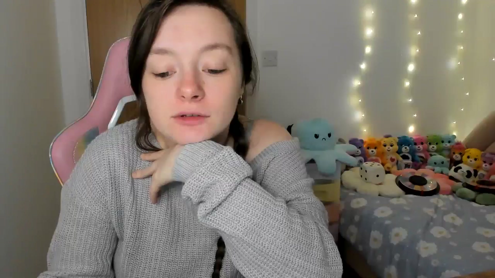 Gallery image thumbnail from JessieBear_'s myfreecams stream on, 12/03/2024, 17:10 image 12 of 20