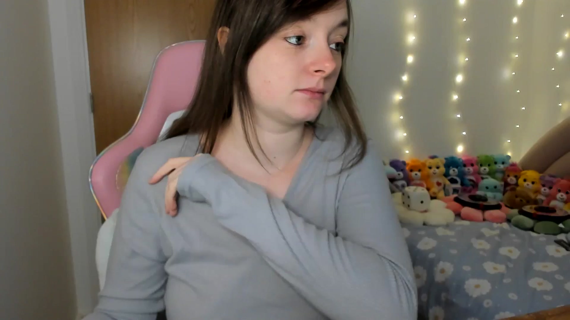 Gallery image thumbnail from JessieBear_'s myfreecams stream on, 12/05/2024, 15:30 image 2 of 20