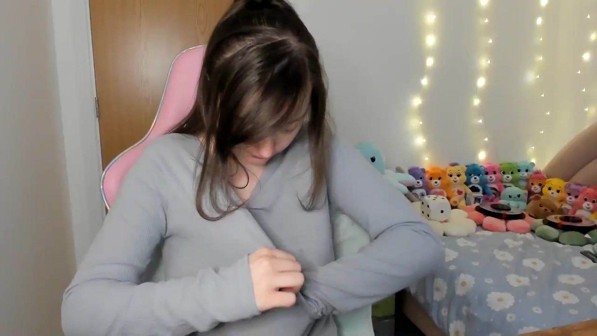 Gallery image thumbnail from JessieBear_'s myfreecams stream on, 12/05/2024, 15:30 image 4 of 20