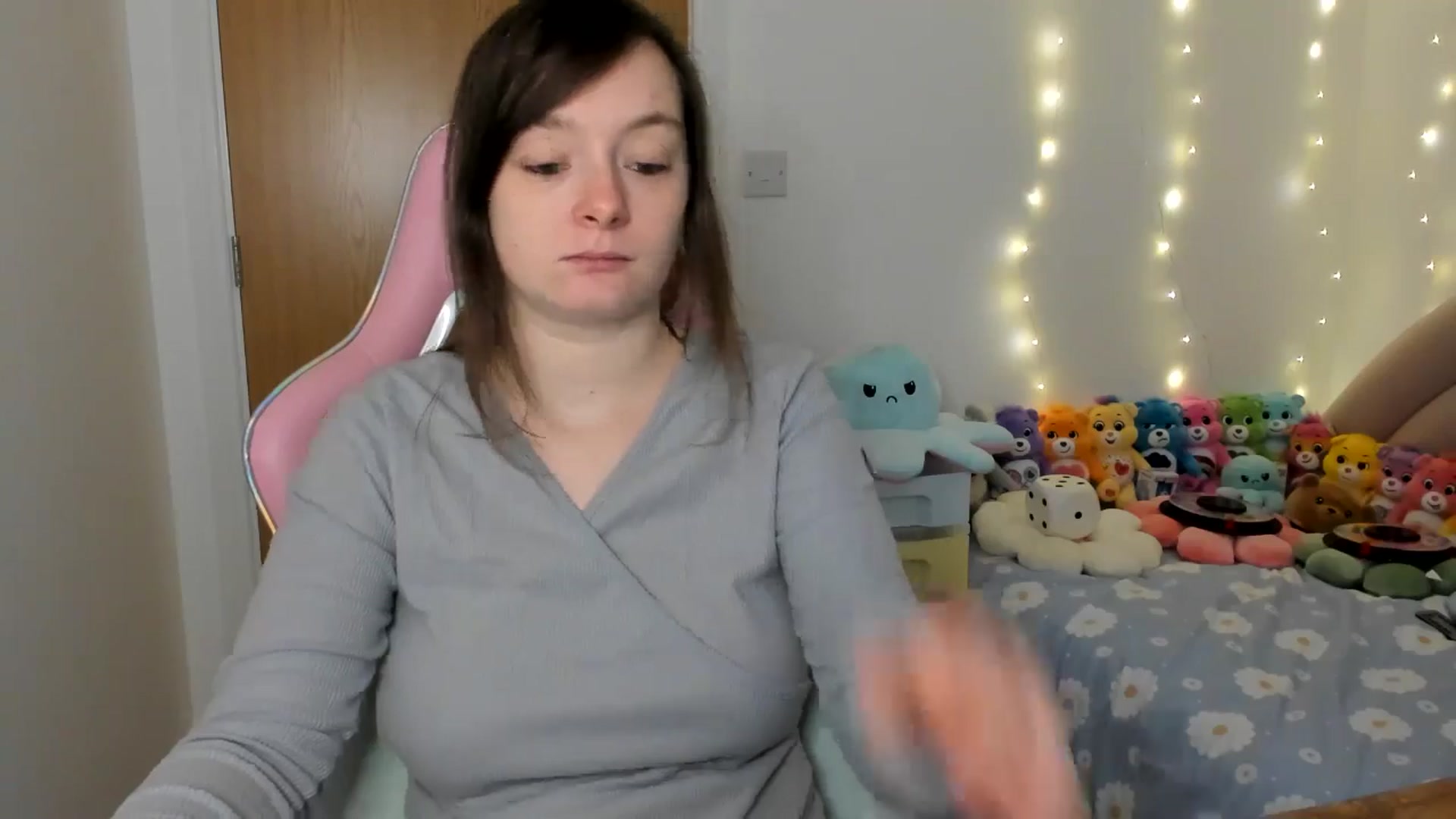 Gallery image thumbnail from JessieBear_'s myfreecams stream on, 12/05/2024, 15:30 image 18 of 20
