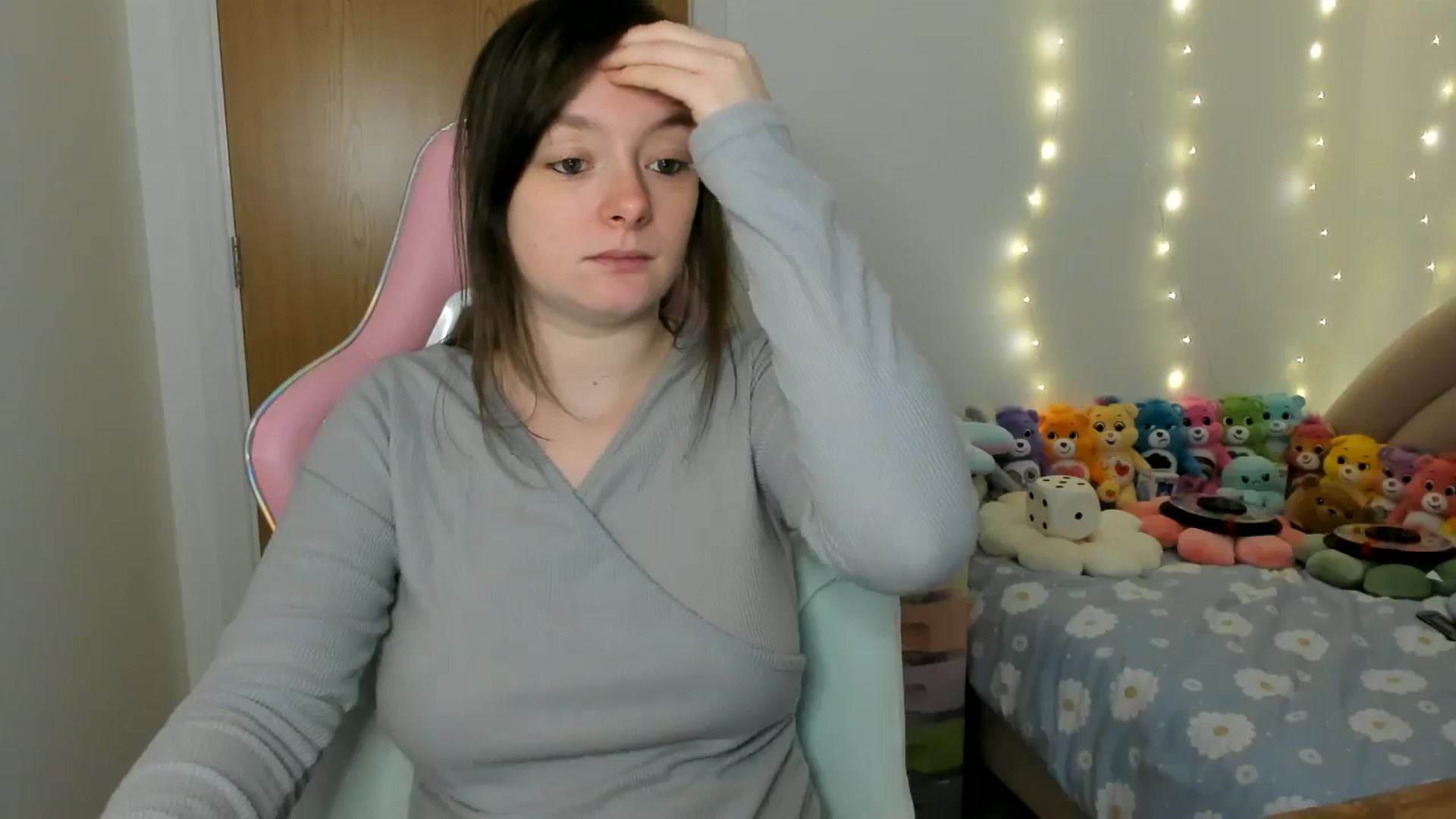 Gallery image thumbnail from JessieBear_'s myfreecams stream on, 12/05/2024, 15:30 image 15 of 20