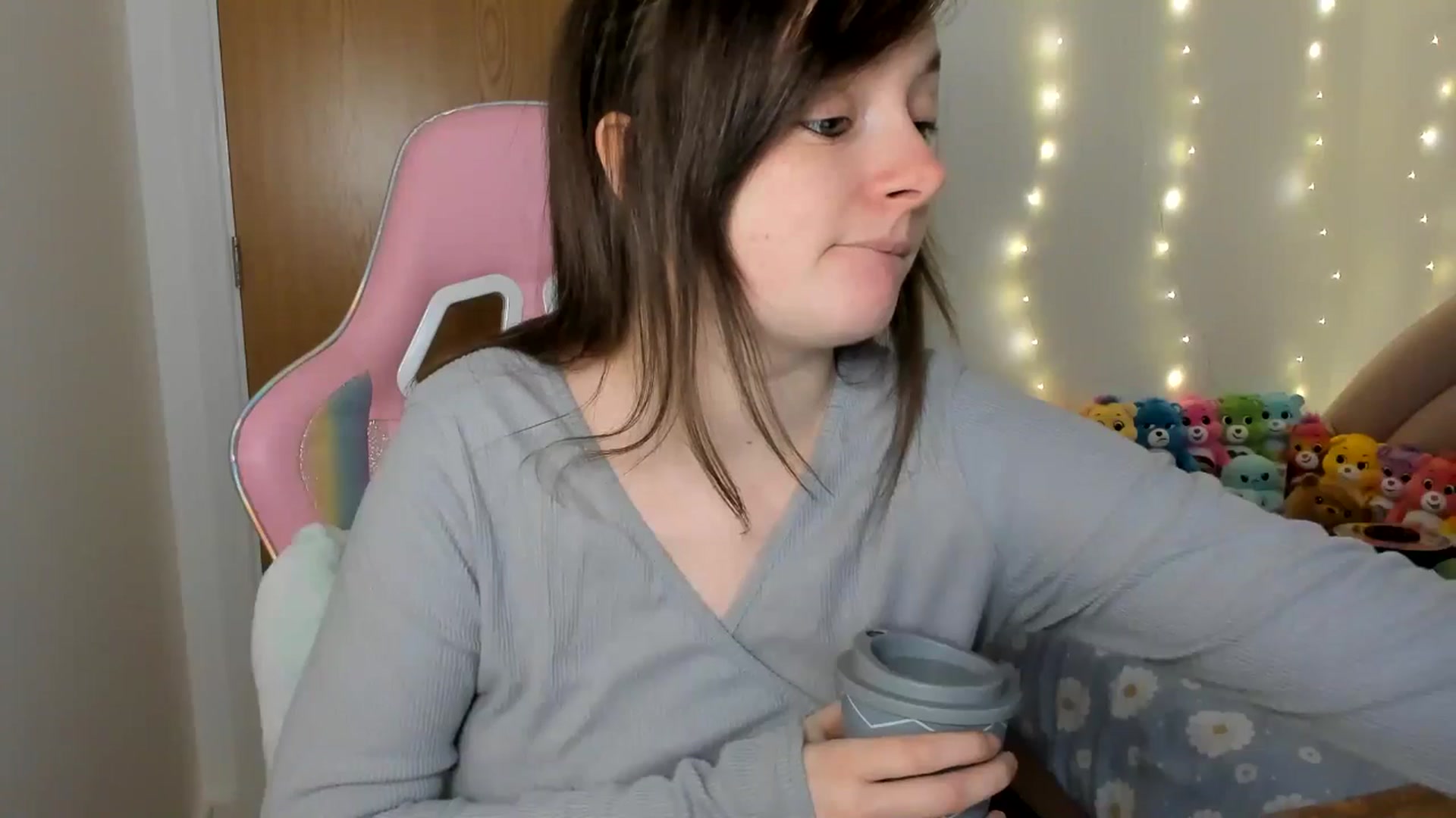 Gallery image thumbnail from JessieBear_'s myfreecams stream on, 12/05/2024, 15:30 image 3 of 20