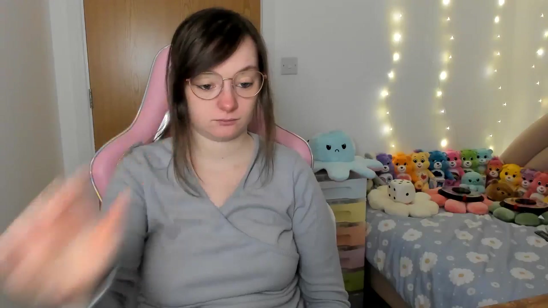 Gallery image thumbnail from JessieBear_'s myfreecams stream on, 12/05/2024, 17:57 image 5 of 20