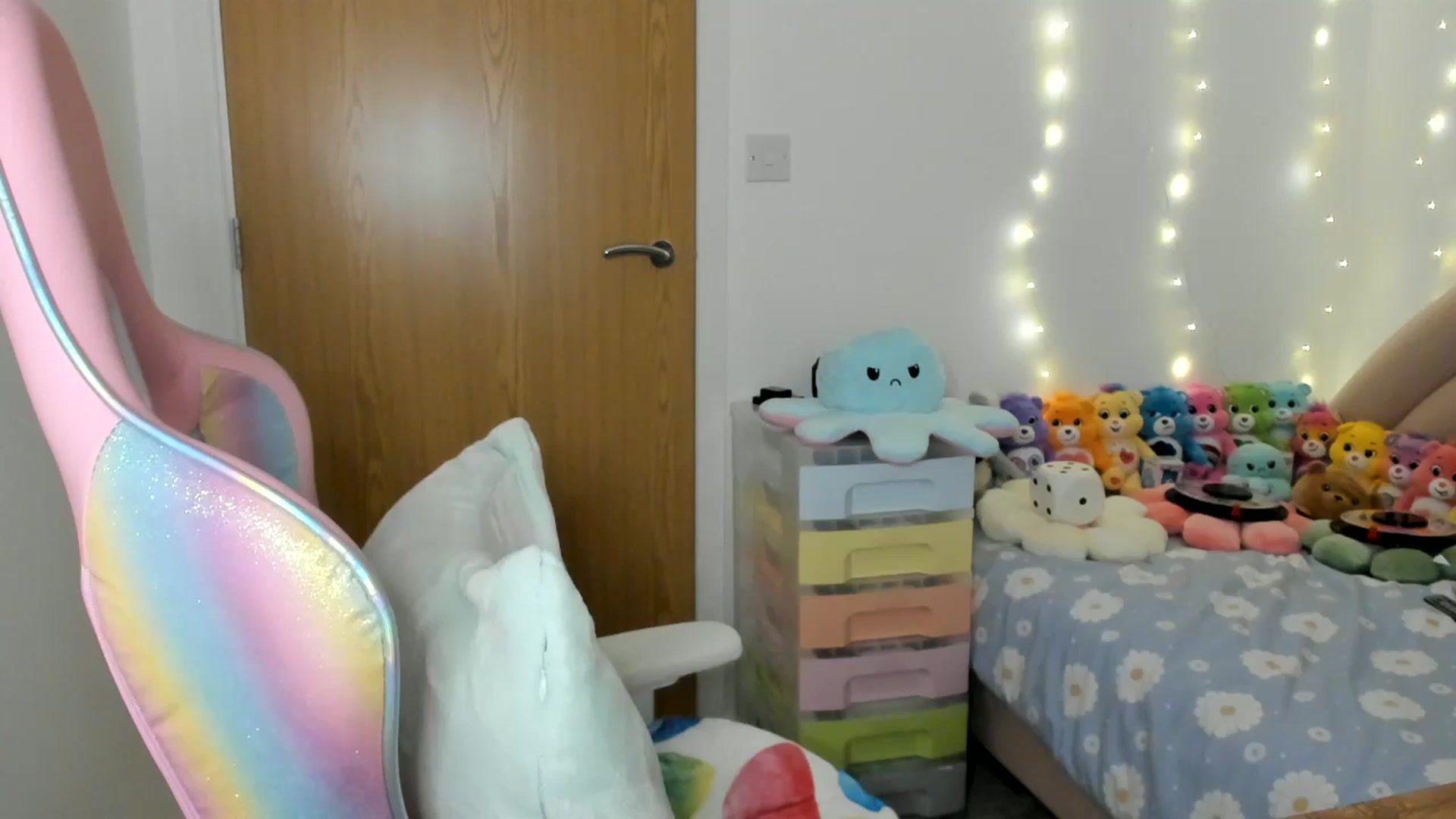Gallery image thumbnail from JessieBear_'s myfreecams stream on, 12/05/2024, 17:57 image 11 of 20