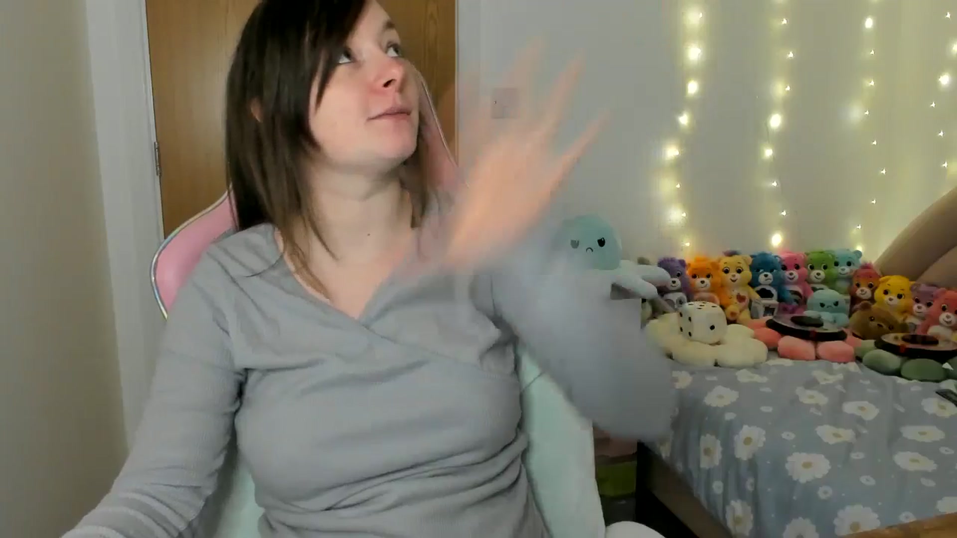 Gallery image thumbnail from JessieBear_'s myfreecams stream on, 12/05/2024, 17:57 image 17 of 20