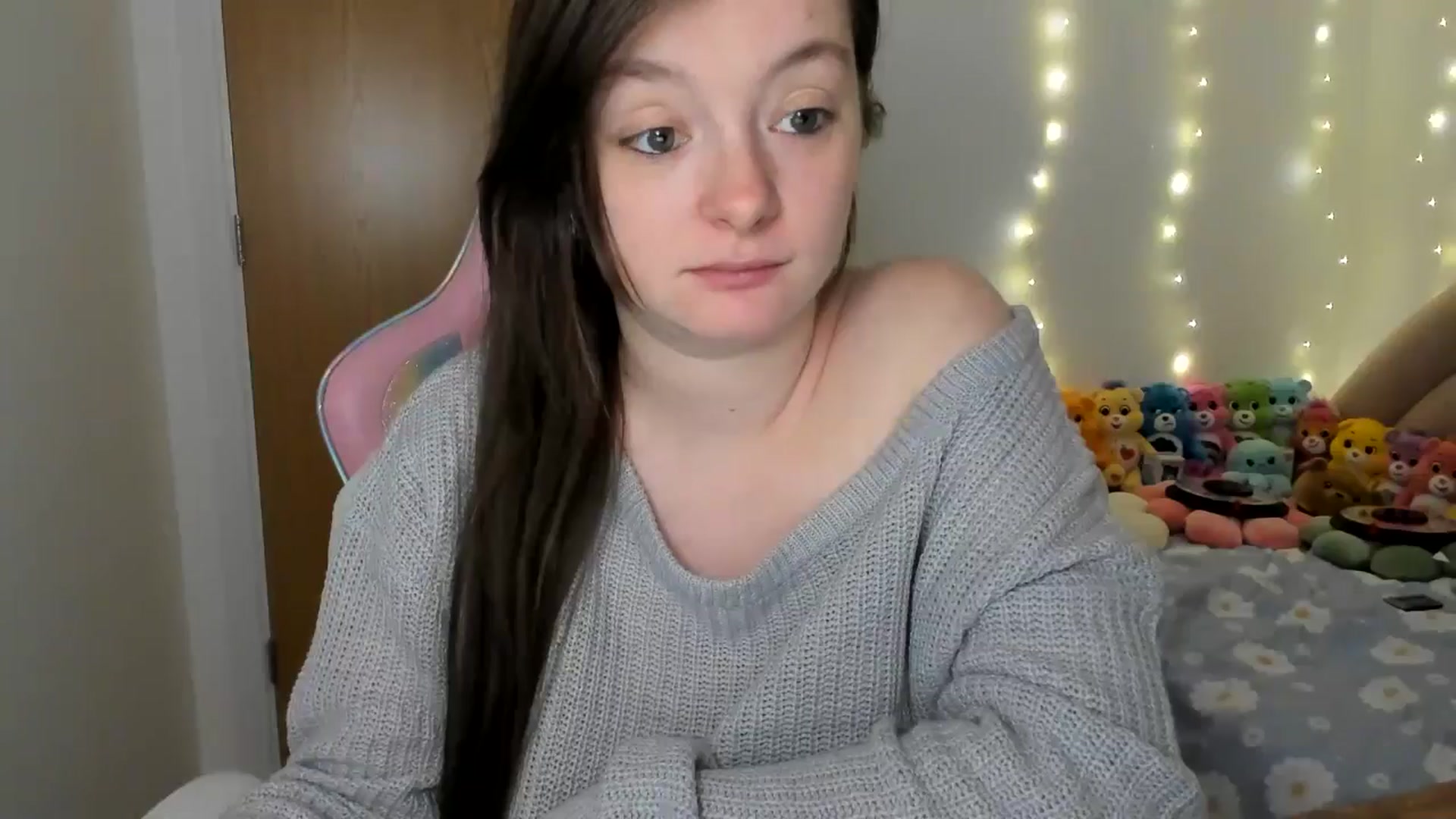 Gallery image thumbnail from JessieBear_'s myfreecams stream on, 12/06/2024, 17:25 image 18 of 20