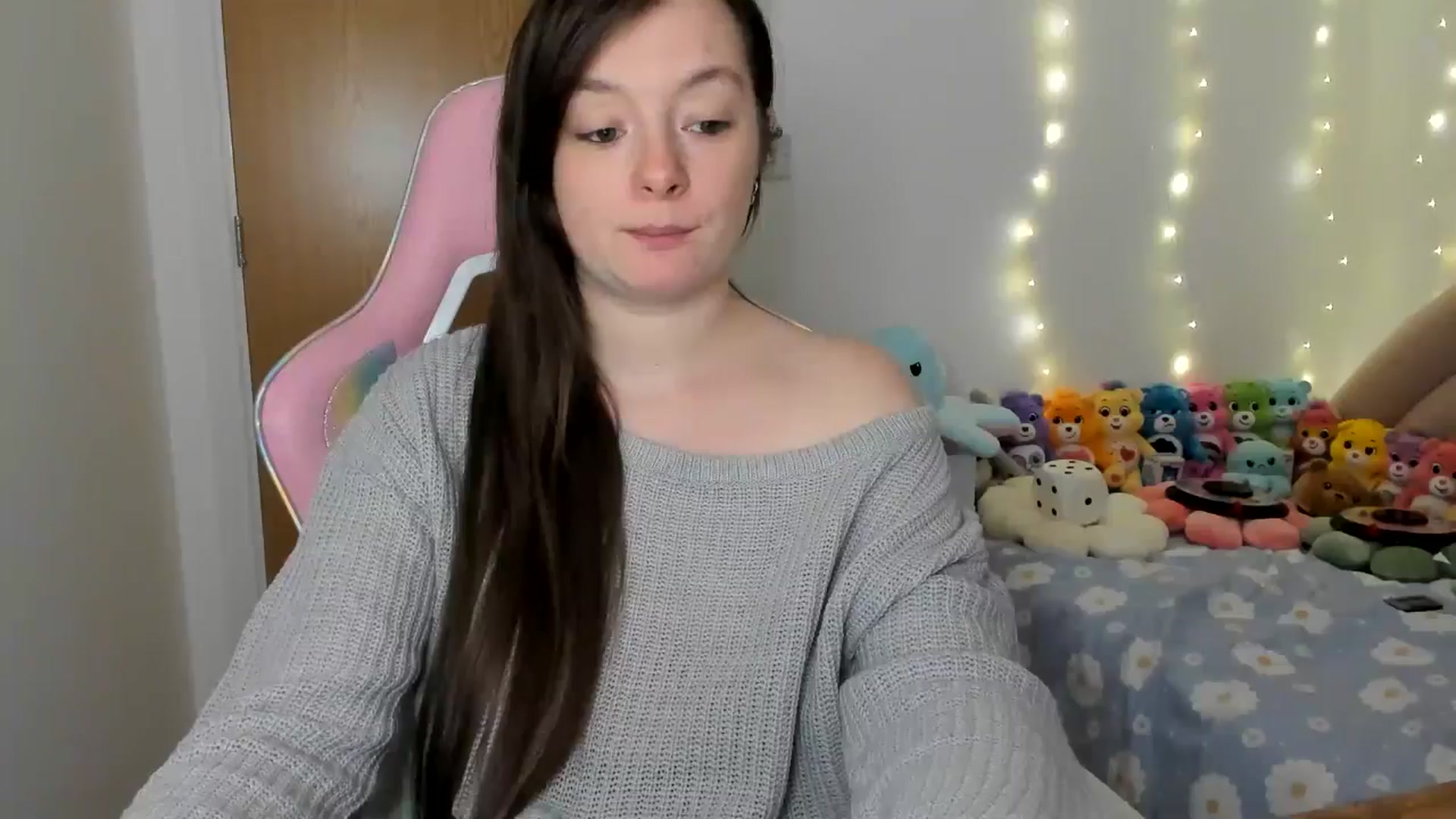 Gallery image thumbnail from JessieBear_'s myfreecams stream on, 12/06/2024, 17:25 image 16 of 20