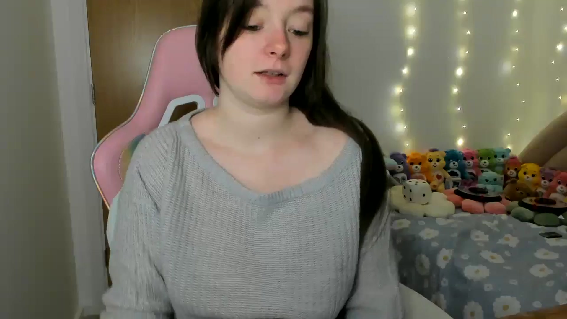 Gallery image thumbnail from JessieBear_'s myfreecams stream on, 12/06/2024, 17:25 image 6 of 20