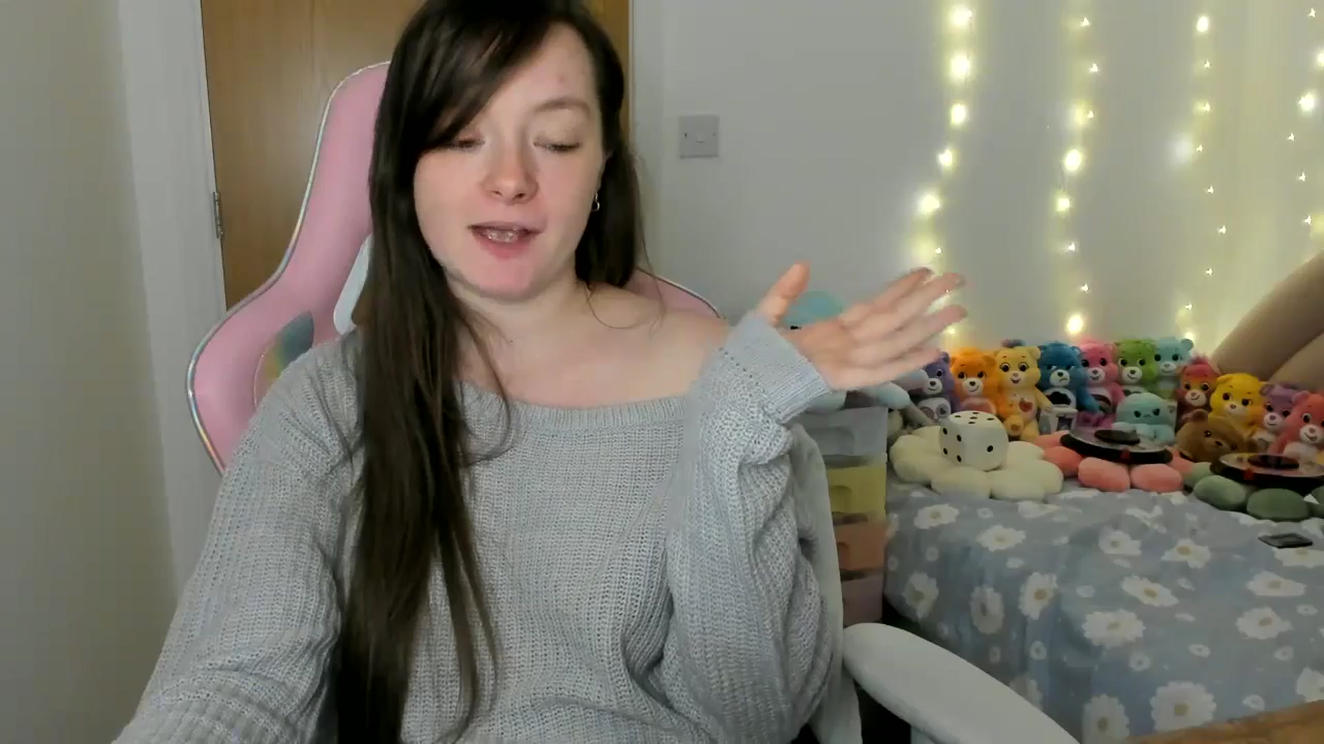 Gallery image thumbnail from JessieBear_'s myfreecams stream on, 12/06/2024, 18:12 image 17 of 20