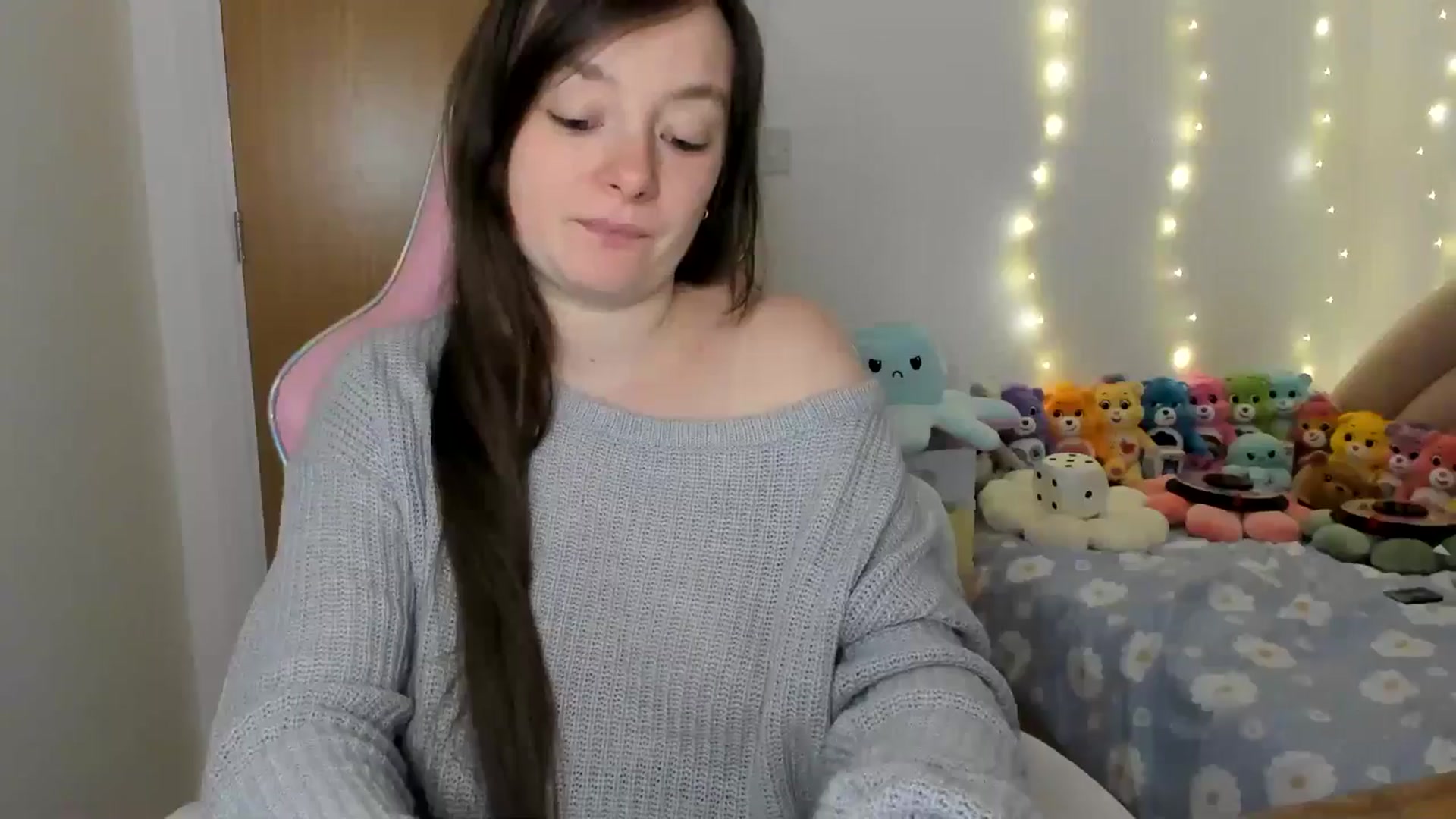 Gallery image thumbnail from JessieBear_'s myfreecams stream on, 12/06/2024, 18:12 image 3 of 20