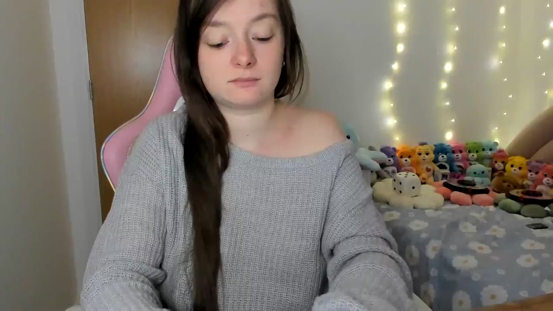 Gallery image thumbnail from JessieBear_'s myfreecams stream on, 12/06/2024, 18:12 image 2 of 20
