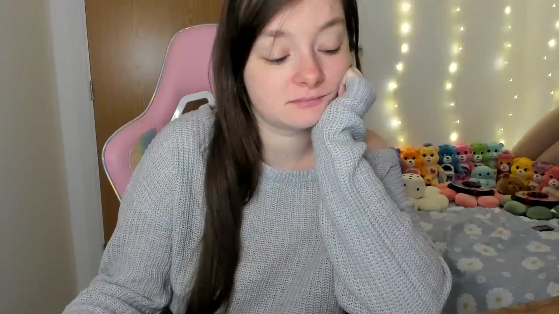 Gallery image thumbnail from JessieBear_'s myfreecams stream on, 12/06/2024, 18:12 image 1 of 20