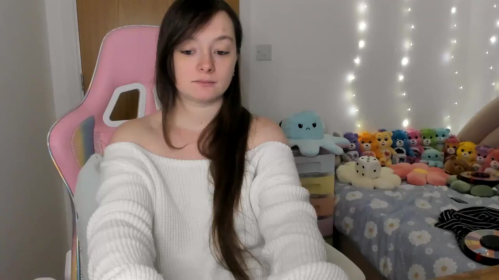 Gallery image thumbnail from JessieBear_'s myfreecams stream on, 12/09/2024, 17:24 image 16 of 20