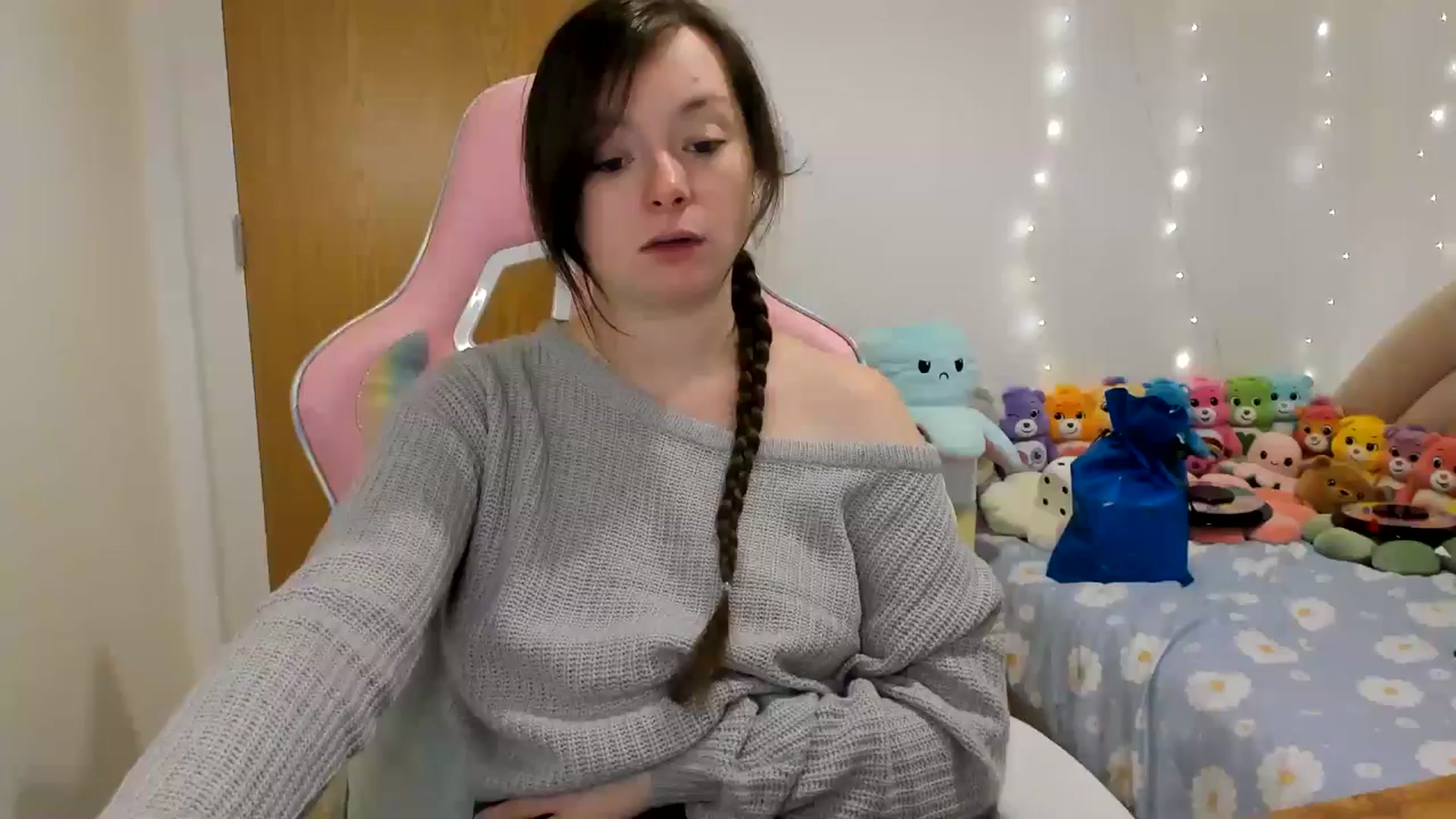 Gallery image thumbnail from JessieBear_'s myfreecams stream on, 12/10/2024, 18:12 image 20 of 20