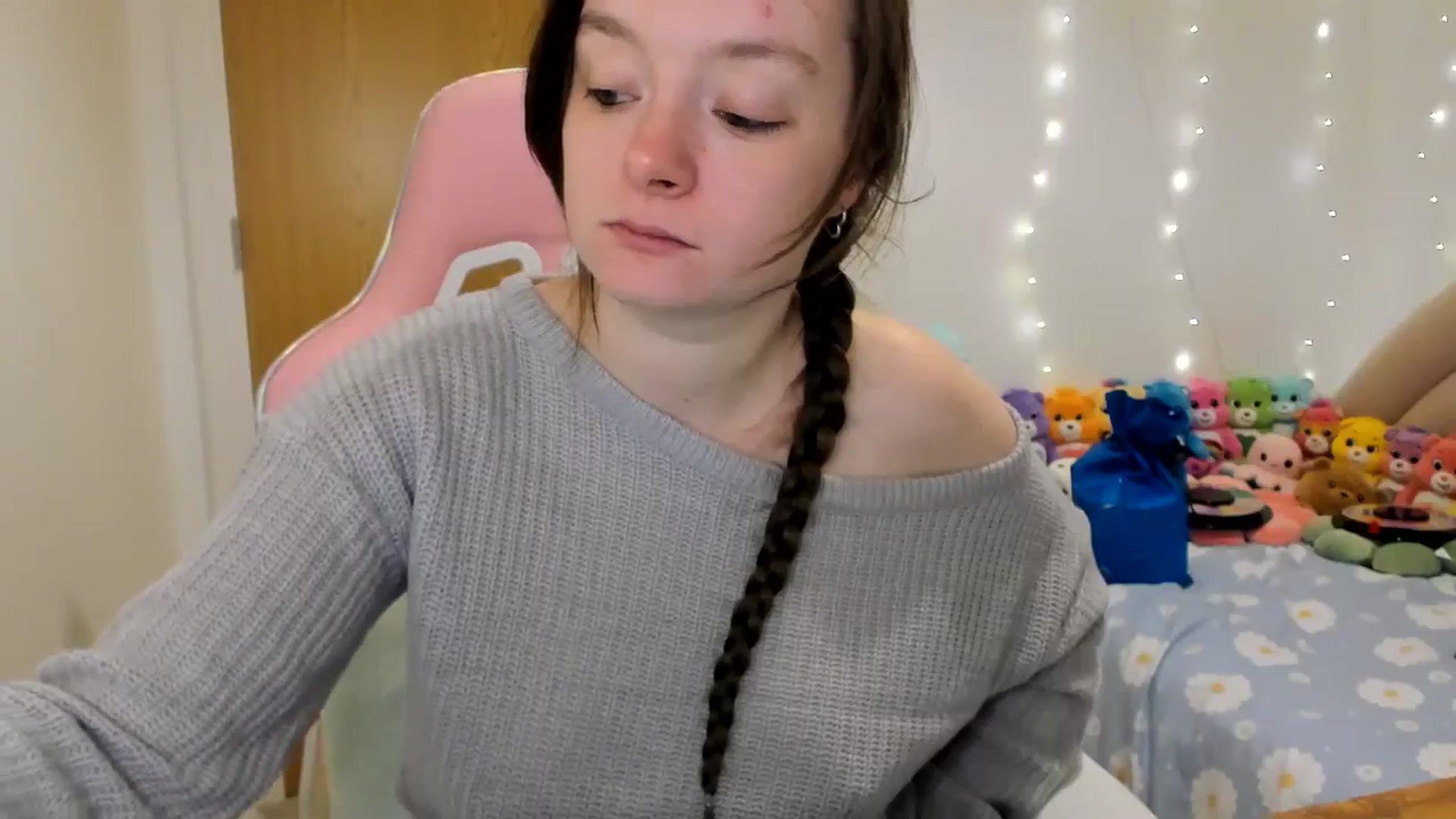 Gallery image thumbnail from JessieBear_'s myfreecams stream on, 12/10/2024, 18:12 image 13 of 20