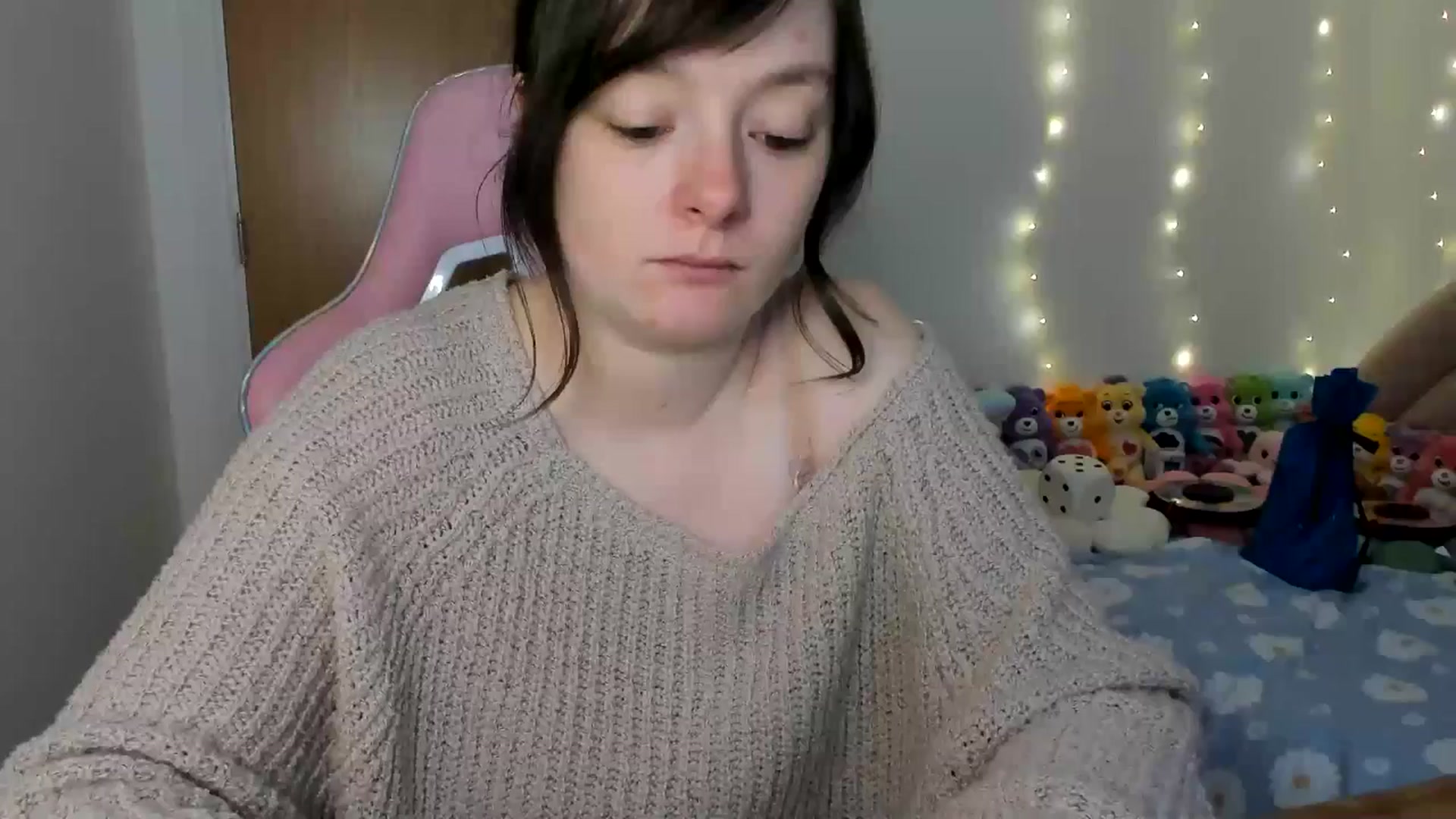 Gallery image thumbnail from JessieBear_'s myfreecams stream on, 12/13/2024, 17:06 image 4 of 20