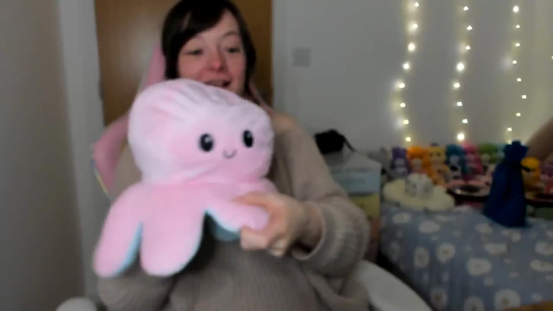 Gallery image thumbnail from JessieBear_'s myfreecams stream on, 12/13/2024, 17:06 image 15 of 20