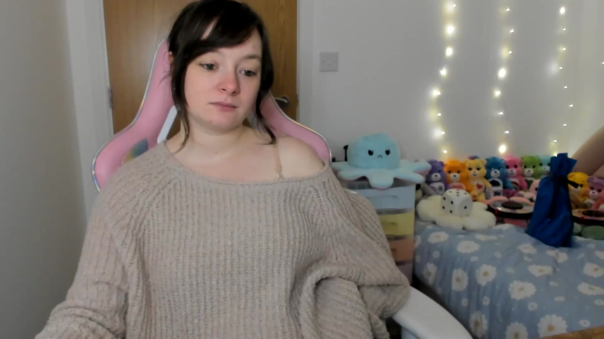 Gallery image thumbnail from JessieBear_'s myfreecams stream on, 12/13/2024, 17:06 image 14 of 20