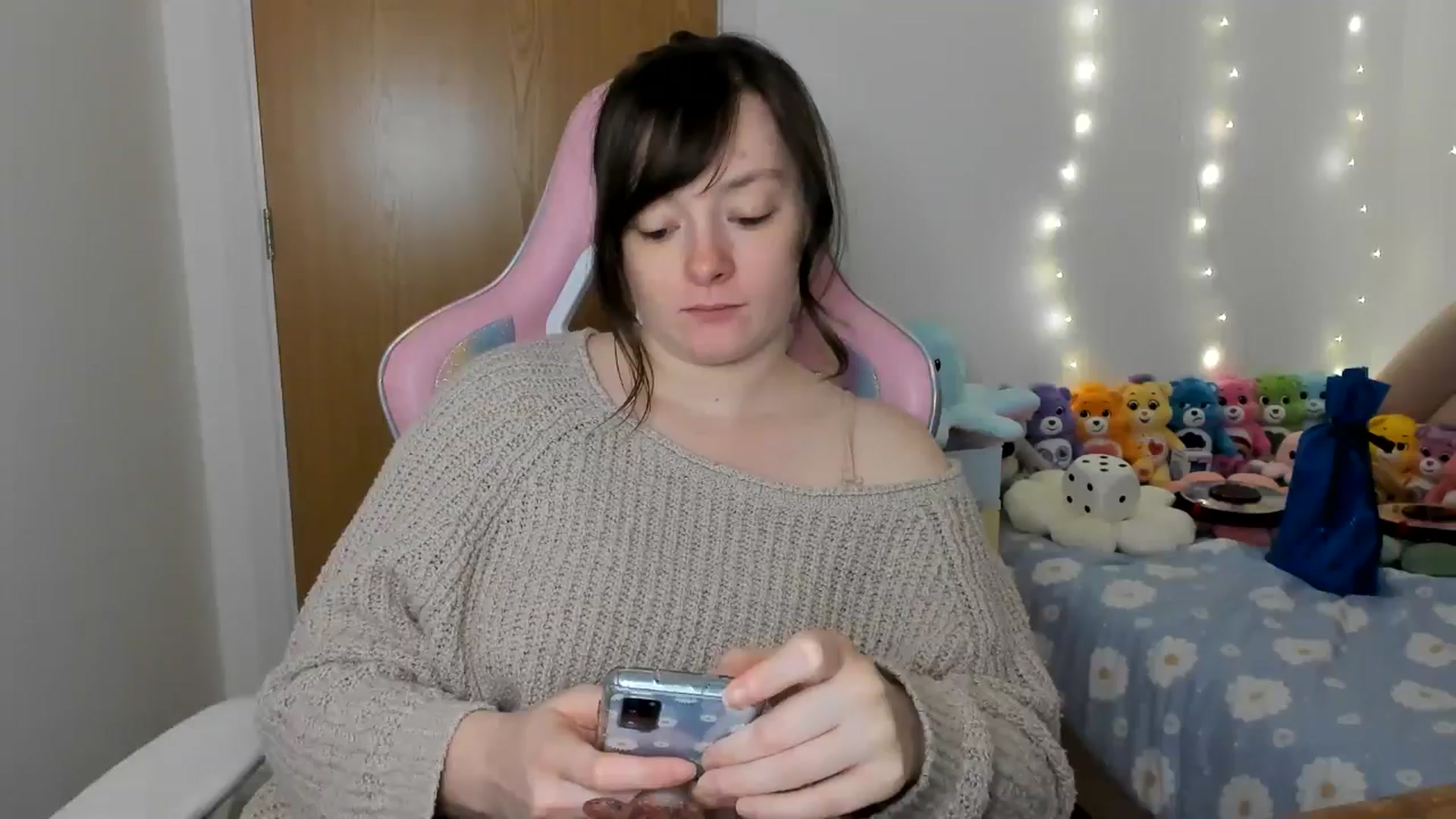 Gallery image thumbnail from JessieBear_'s myfreecams stream on, 12/13/2024, 17:06 image 10 of 20