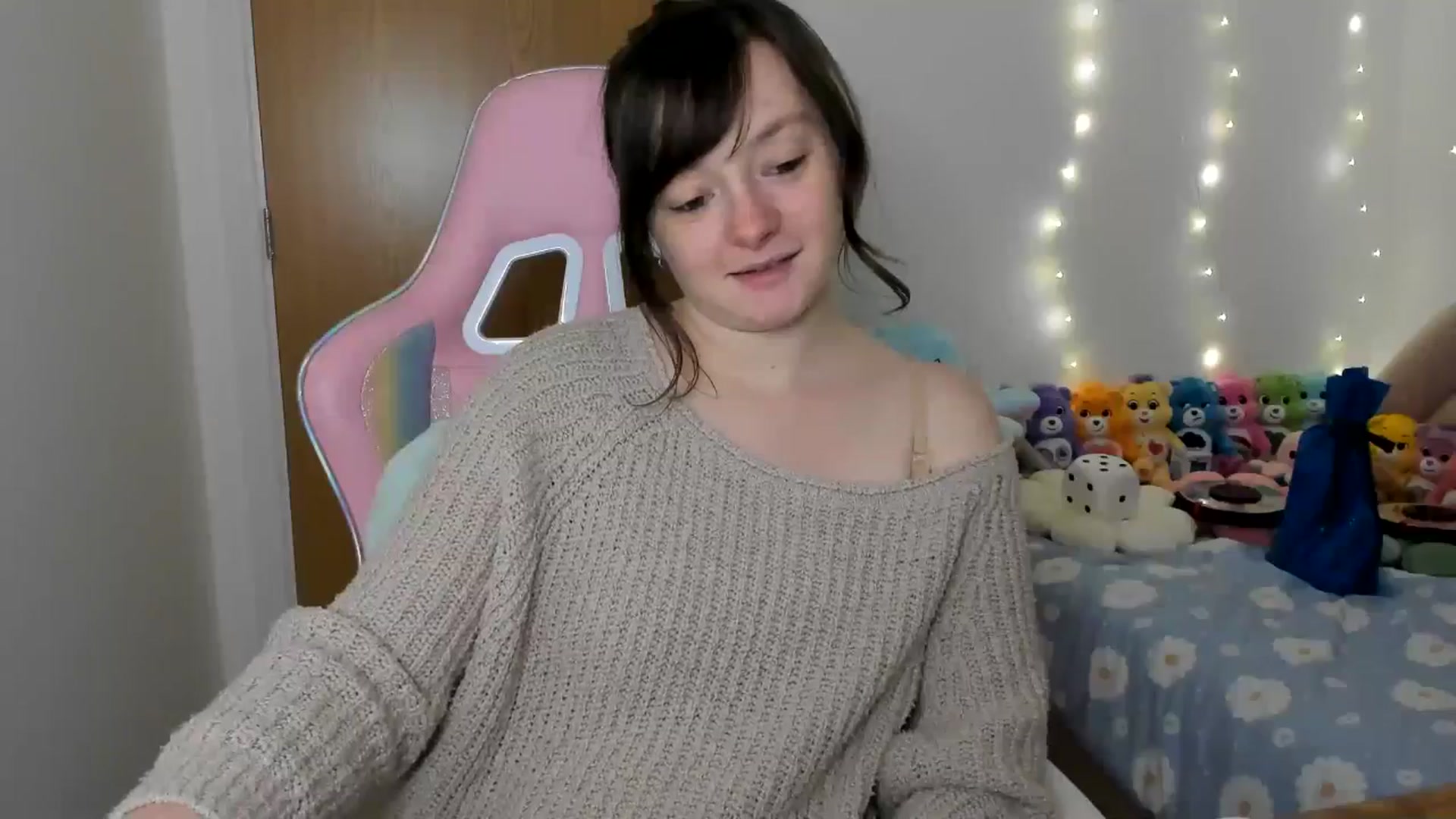 Gallery image thumbnail from JessieBear_'s myfreecams stream on, 12/13/2024, 17:06 image 8 of 20