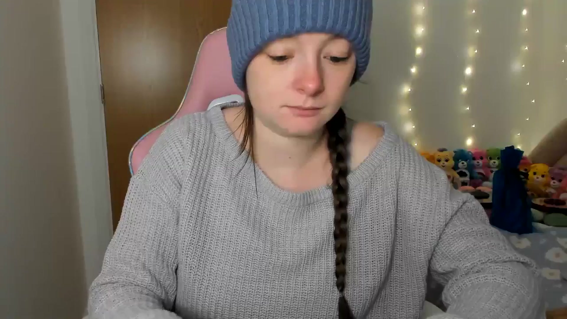 Gallery image thumbnail from JessieBear_'s myfreecams stream on, 12/16/2024, 17:15 image 5 of 20