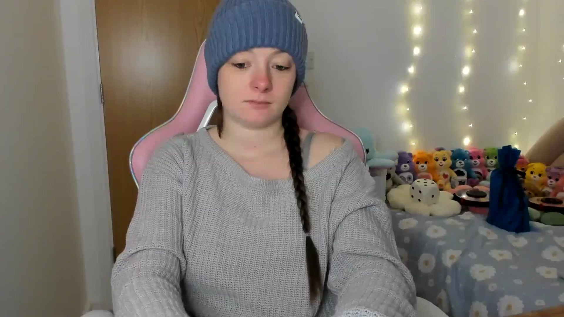 Gallery image thumbnail from JessieBear_'s myfreecams stream on, 12/16/2024, 17:15 image 15 of 20
