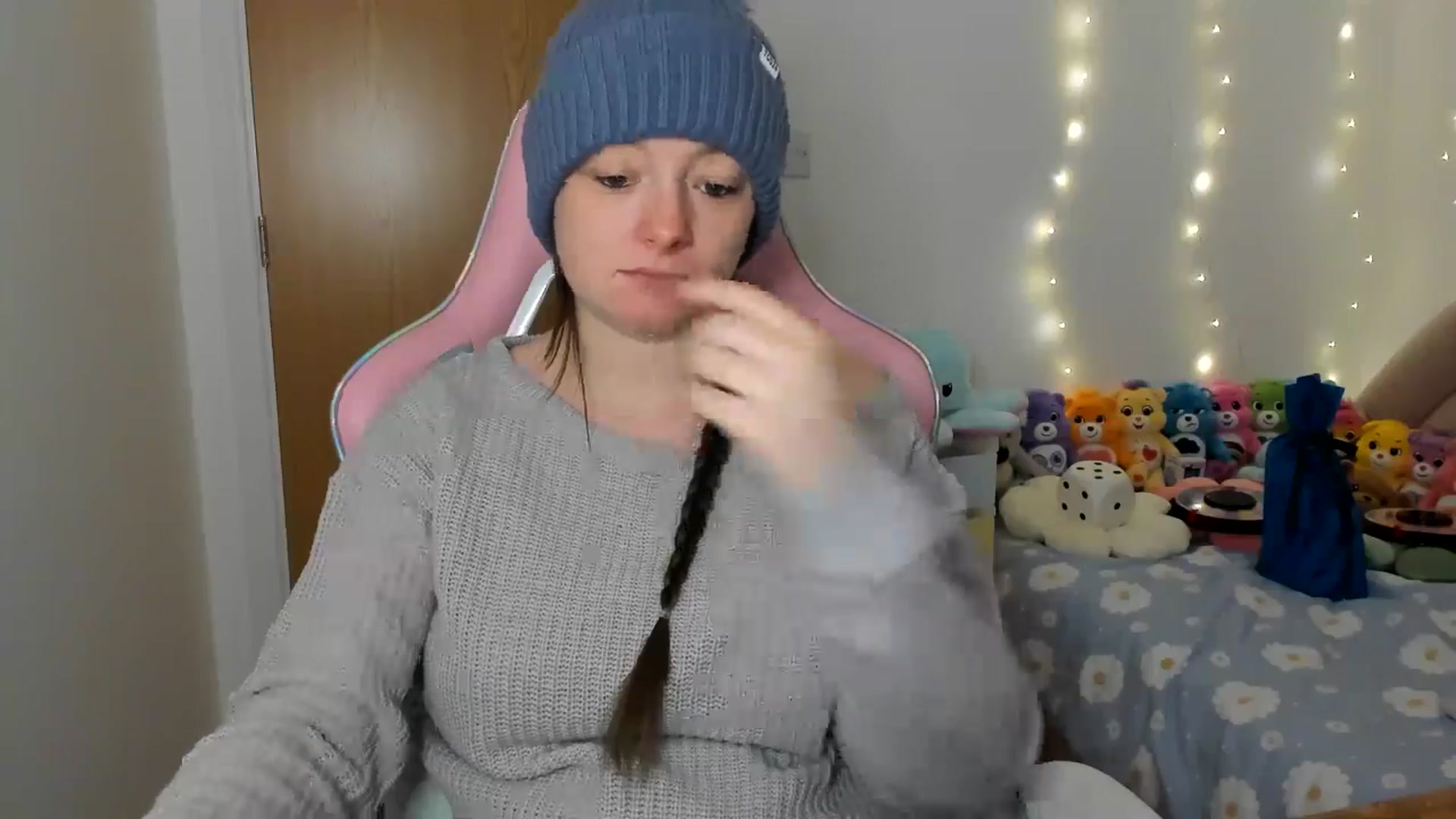 Gallery image thumbnail from JessieBear_'s myfreecams stream on, 12/16/2024, 17:15 image 4 of 20