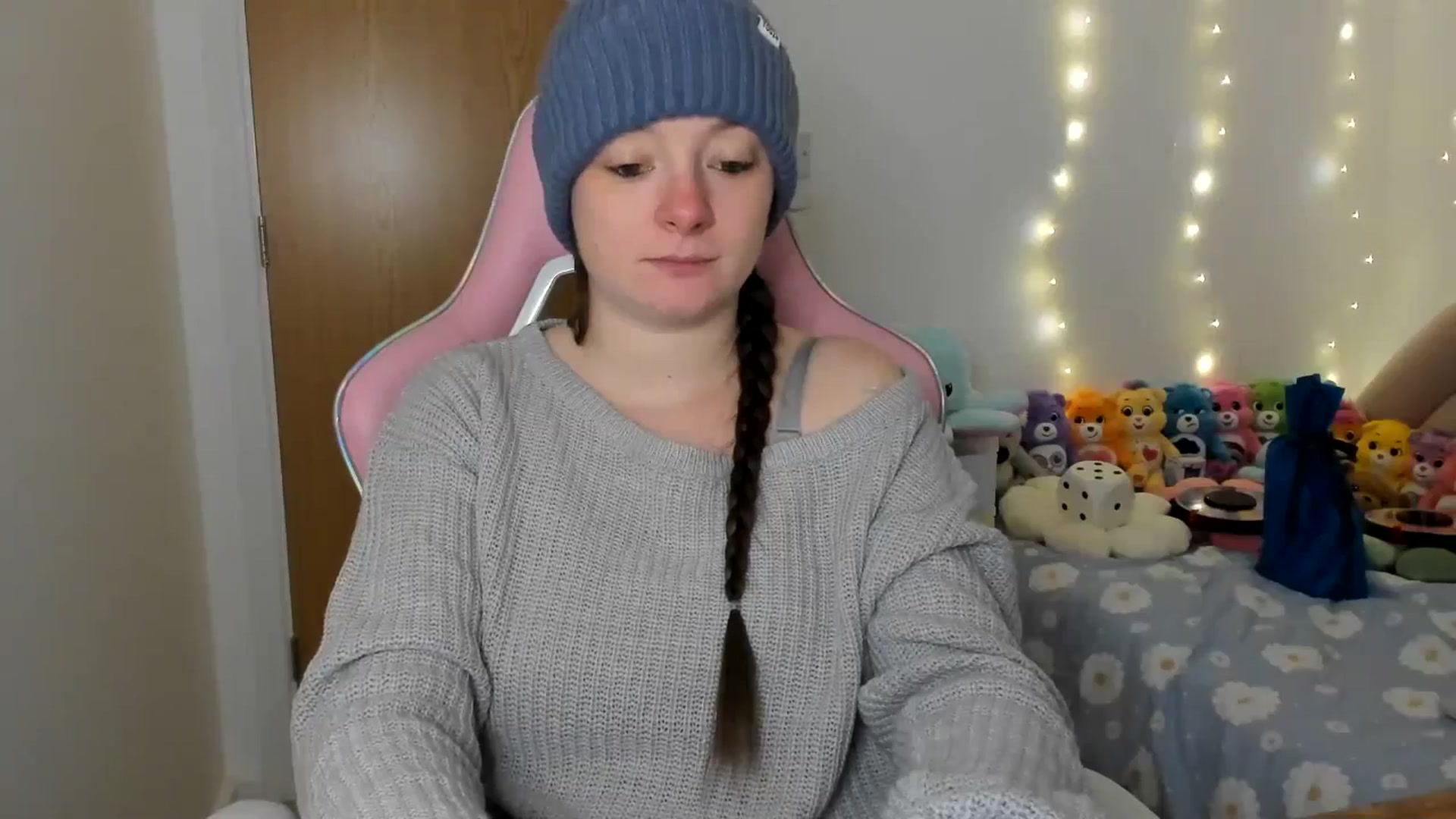 Gallery image thumbnail from JessieBear_'s myfreecams stream on, 12/16/2024, 17:15 image 14 of 20