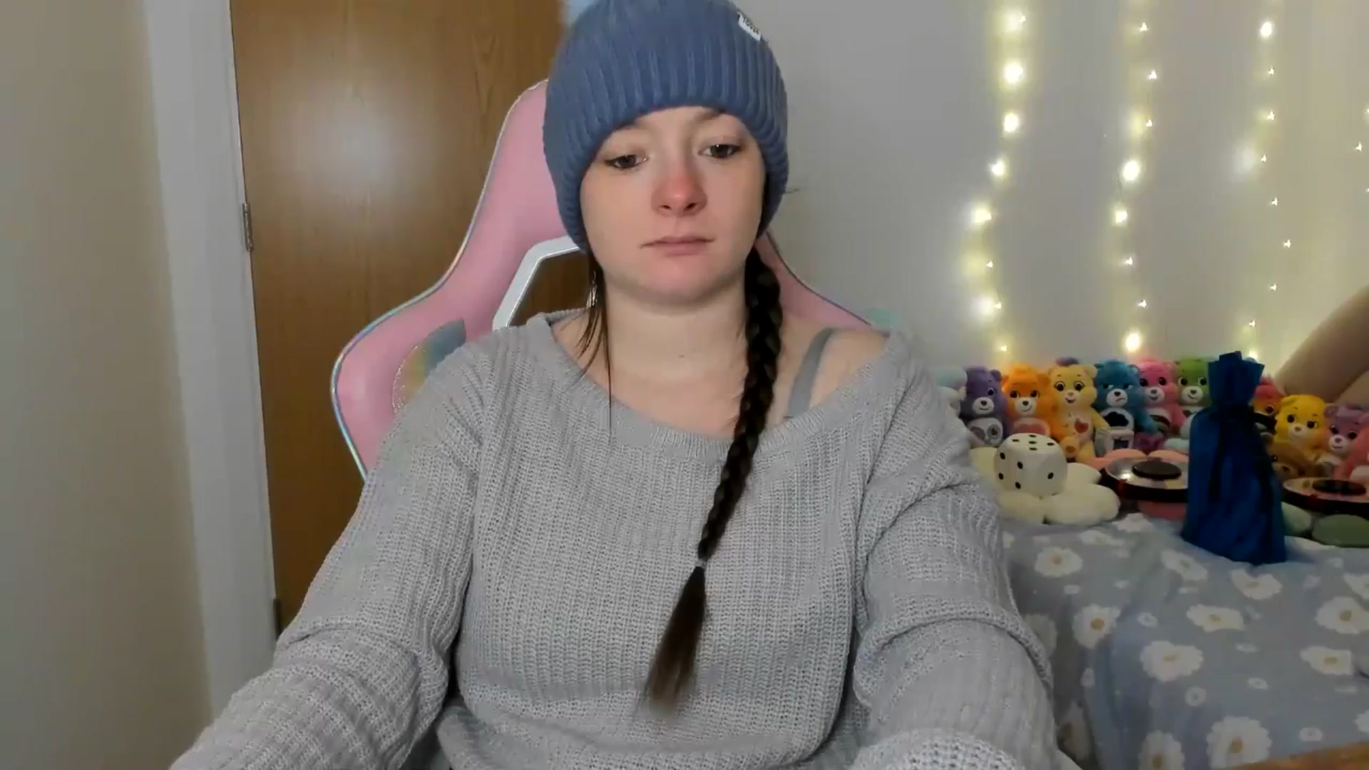 Gallery image thumbnail from JessieBear_'s myfreecams stream on, 12/16/2024, 17:15 image 10 of 20