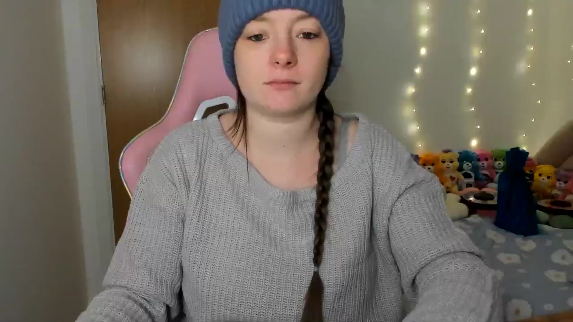 Gallery image thumbnail from JessieBear_'s myfreecams stream on, 12/16/2024, 17:15 image 2 of 20