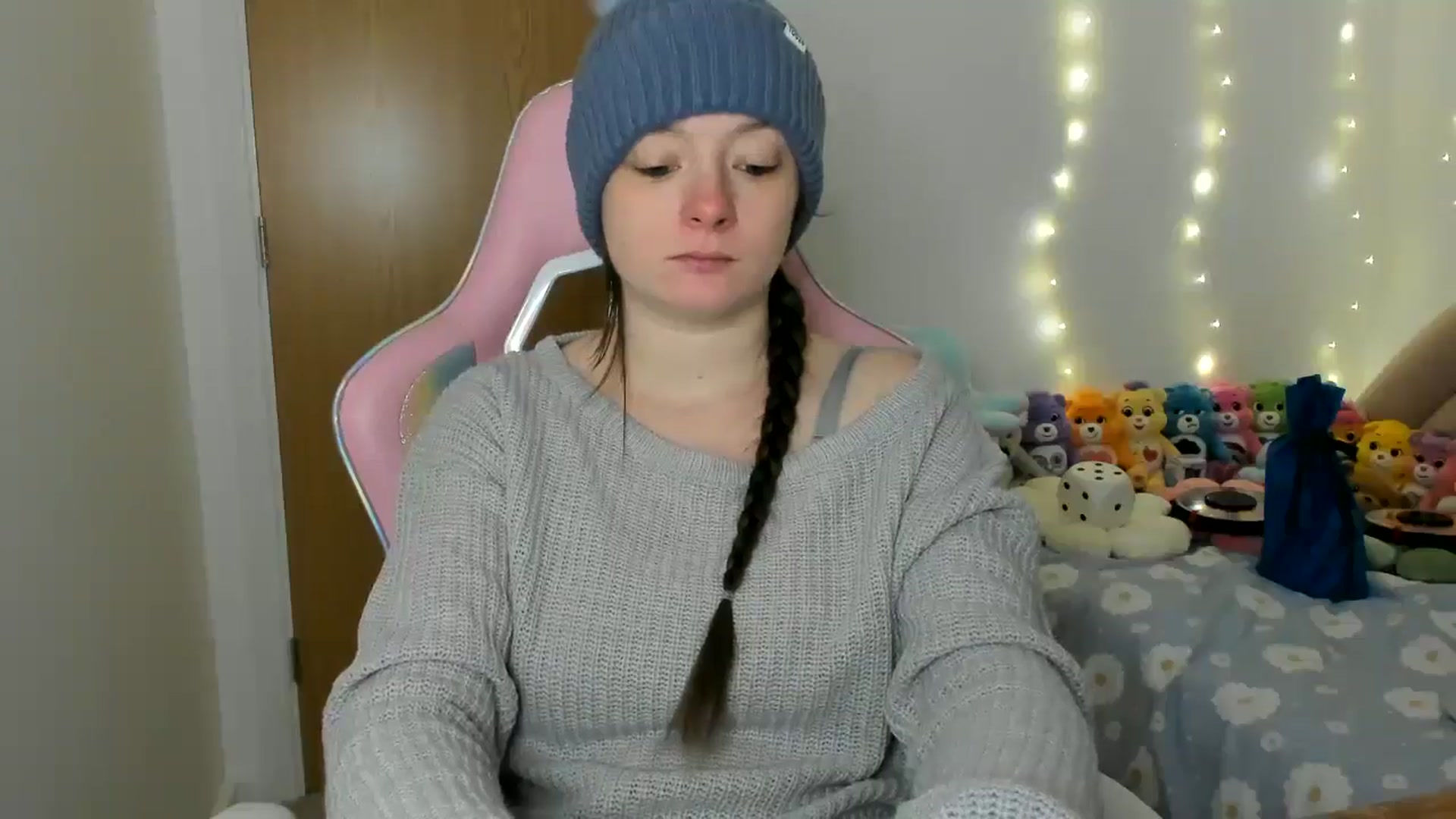 Gallery image thumbnail from JessieBear_'s myfreecams stream on, 12/16/2024, 17:15 image 11 of 20