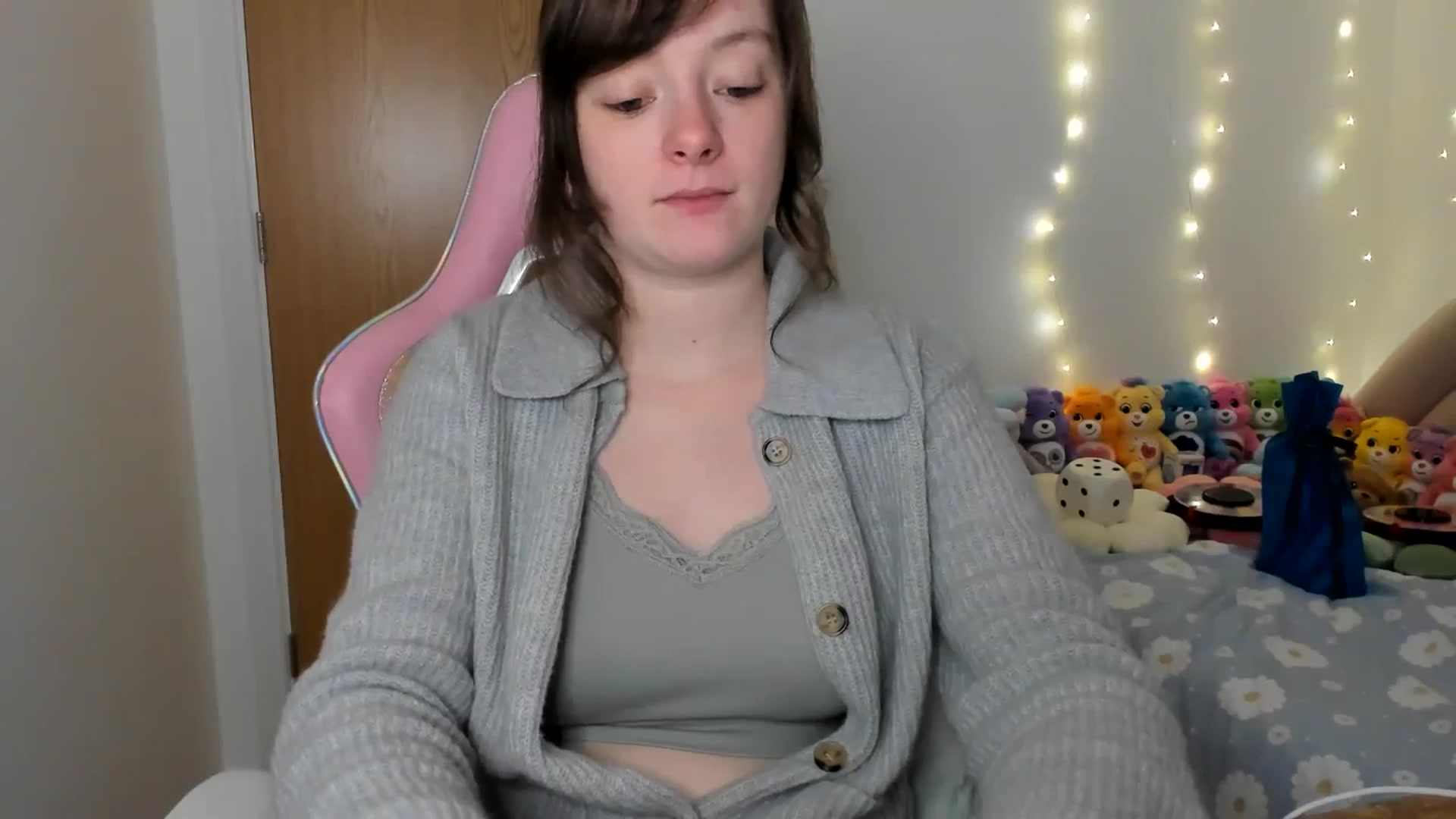 Gallery image thumbnail from JessieBear_'s myfreecams stream on, 12/17/2024, 16:55 image 6 of 20